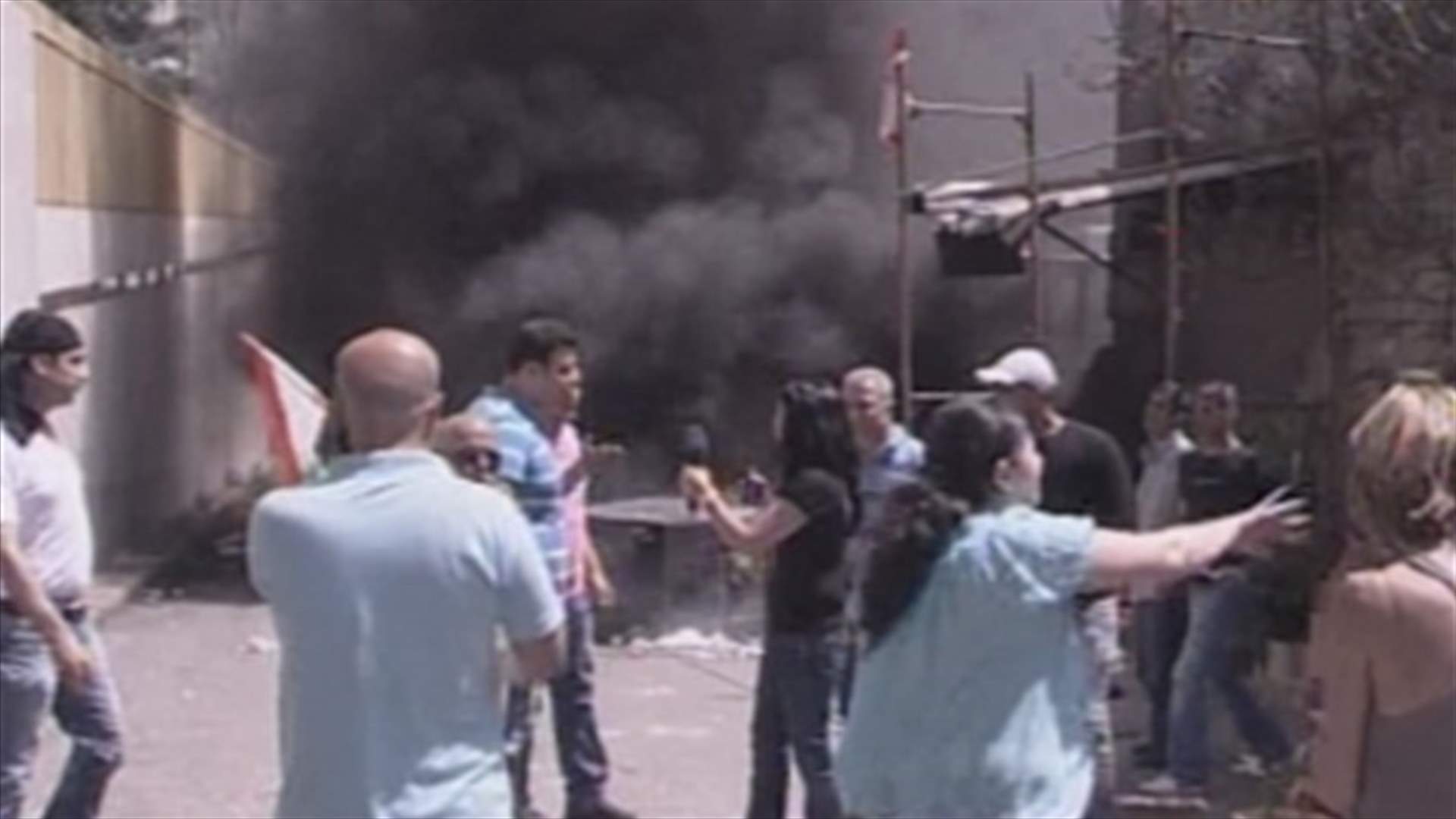 EDL contract workers cut off roads, burn rubbish disposals 