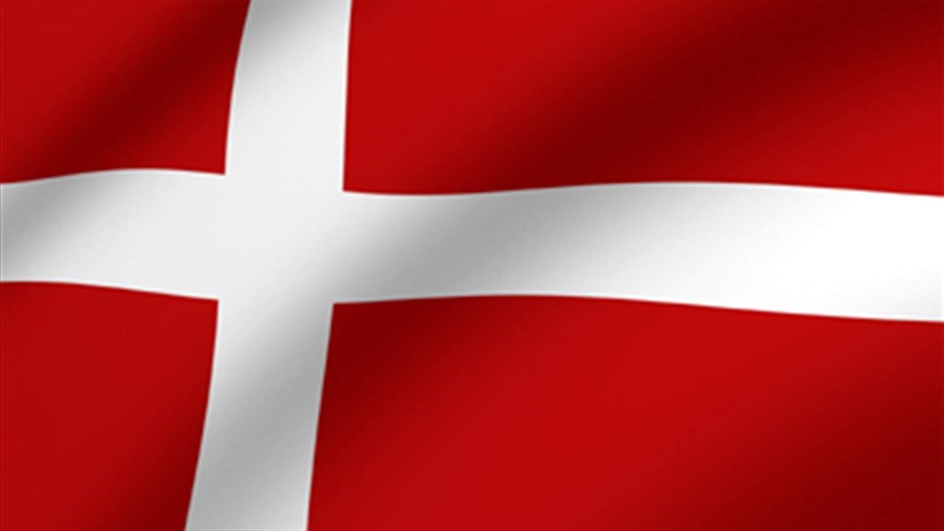 Somali pirates free Danish family, crew