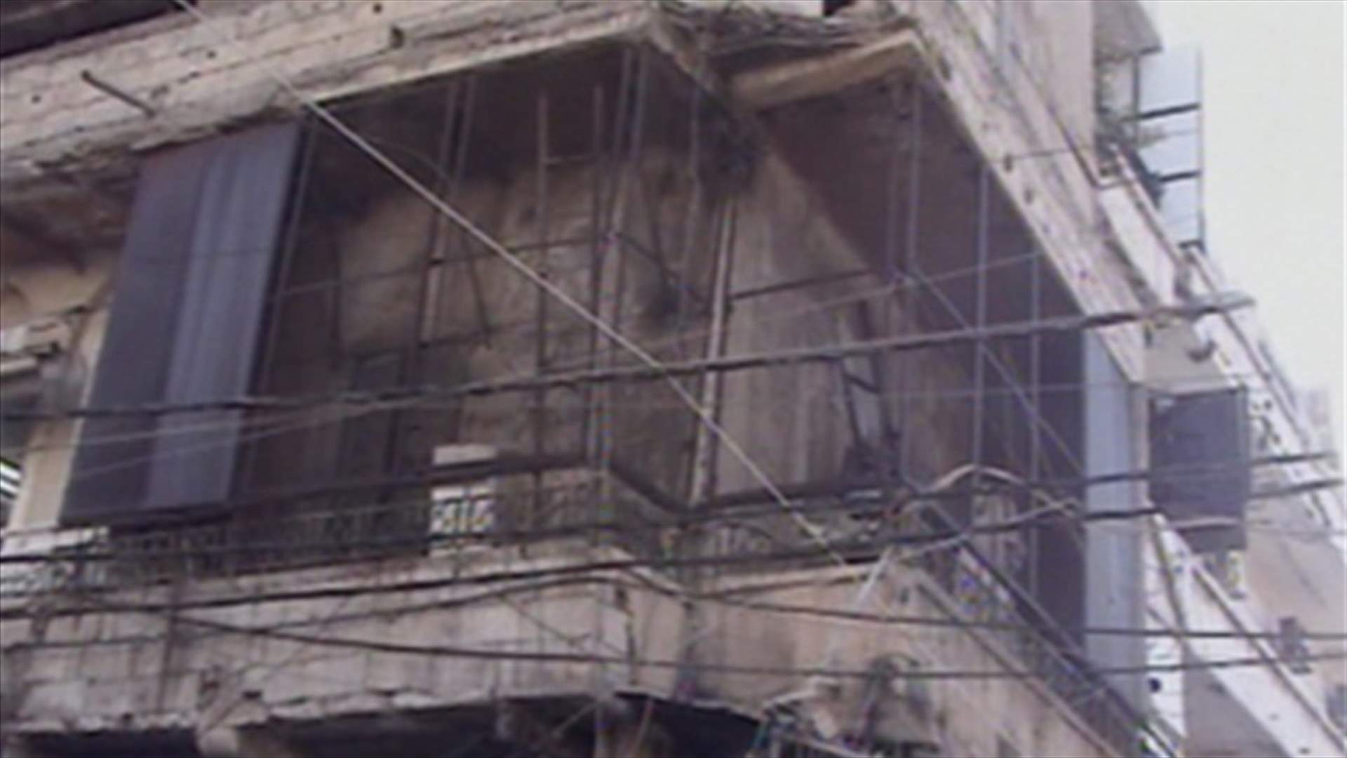 Balcony of al-Barsha building collapses in Sidon