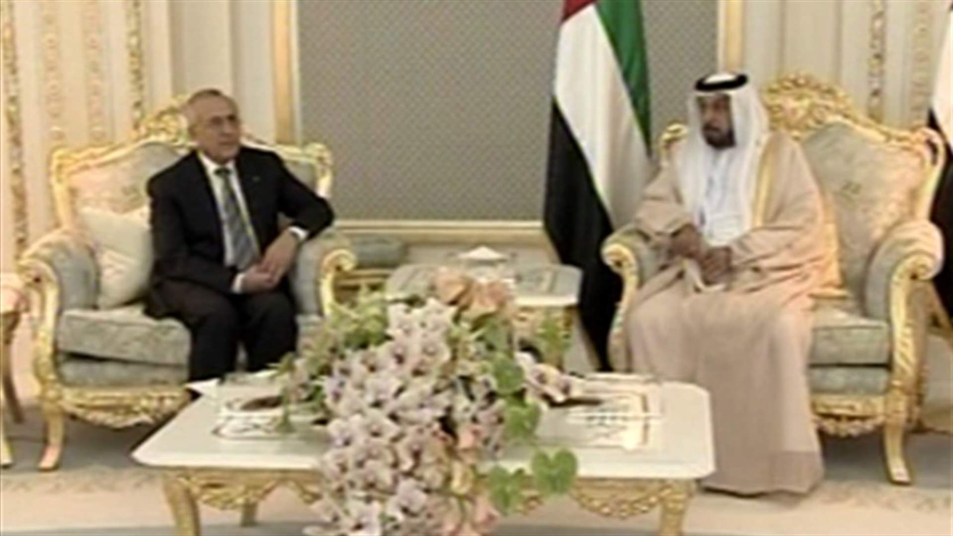 سليمان عاد من قطر بعد محادثات مع الشيخ حمد بن خليفة