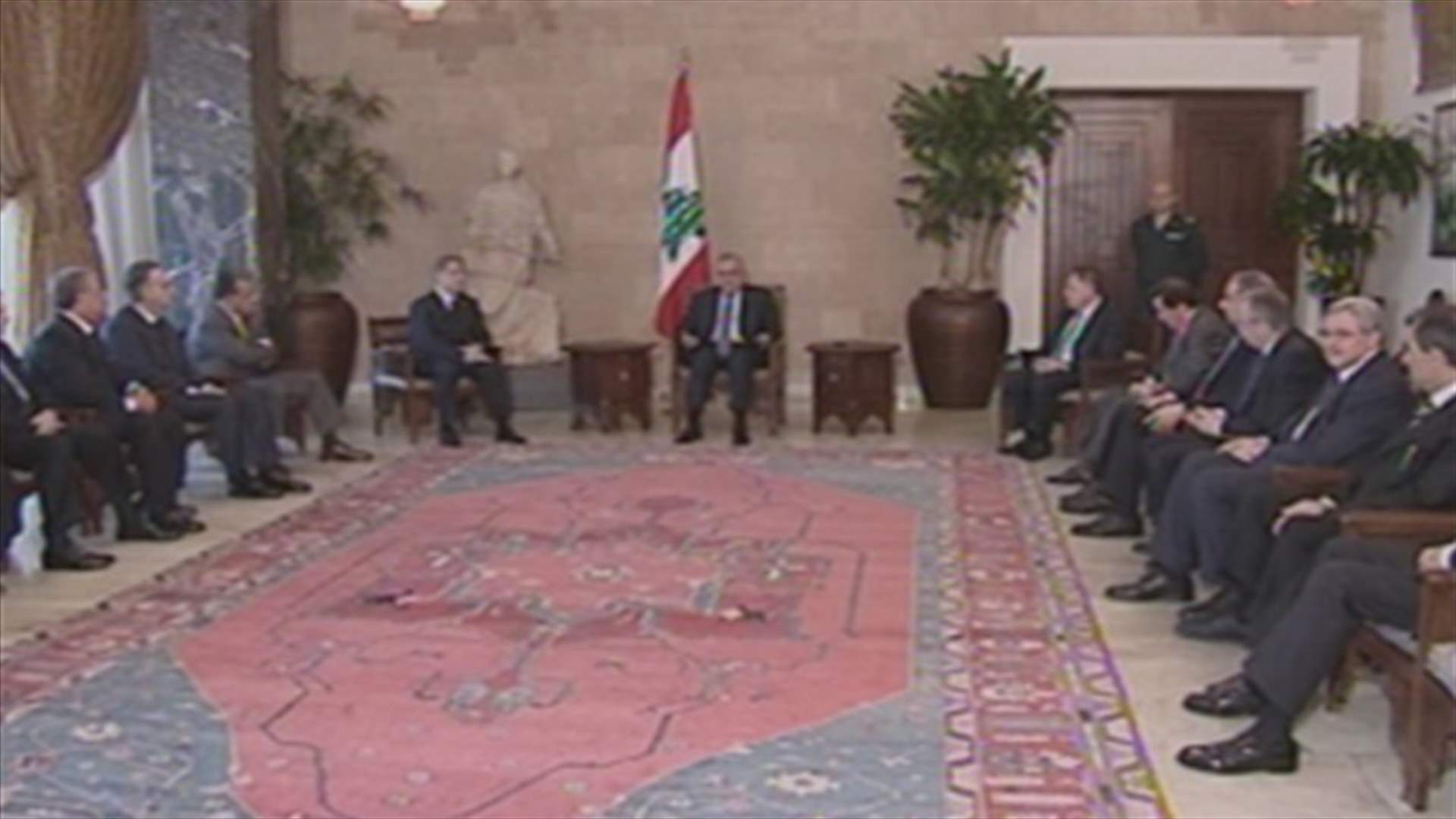 Suleiman heads preparatory meetings for dialogue, receives March 14 memorandum 