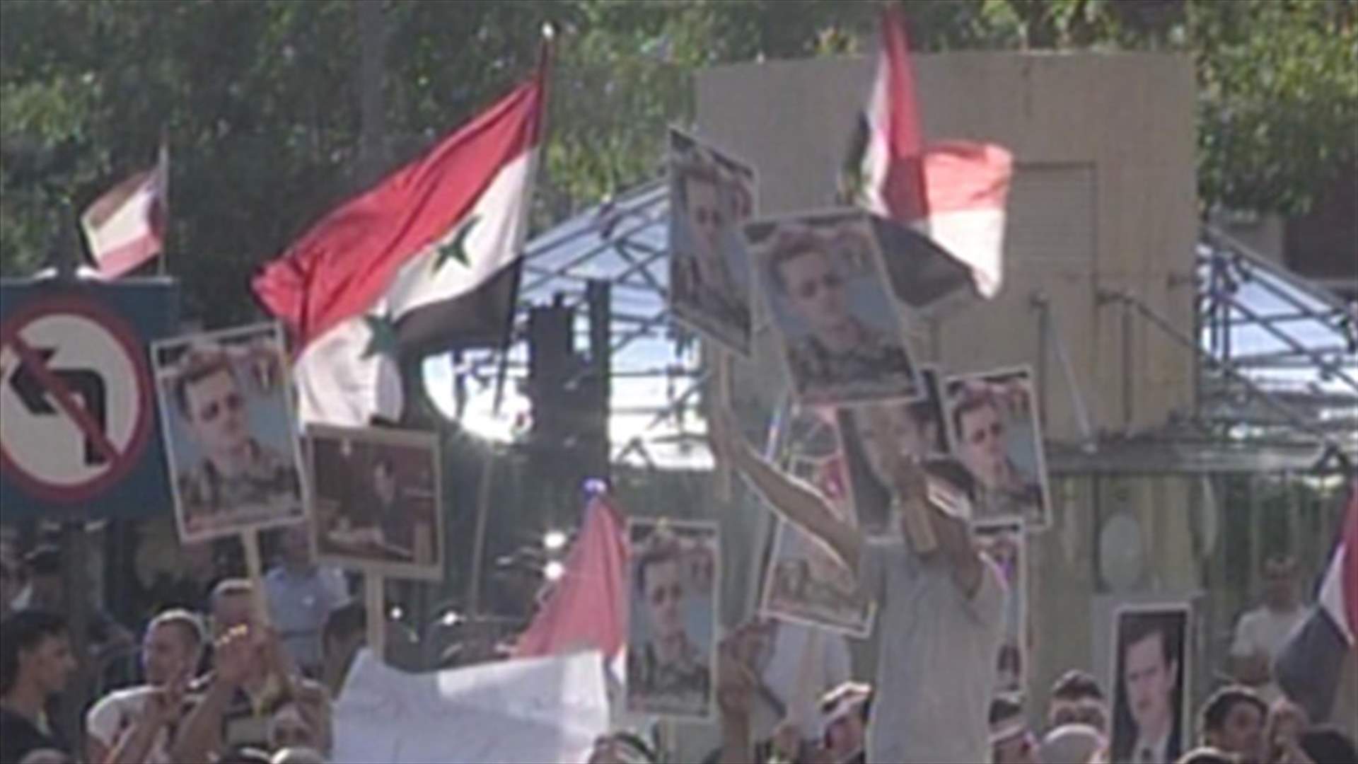 بيروت ... بين لقاء تضامني مع الشعب السوري وآخر معارض له