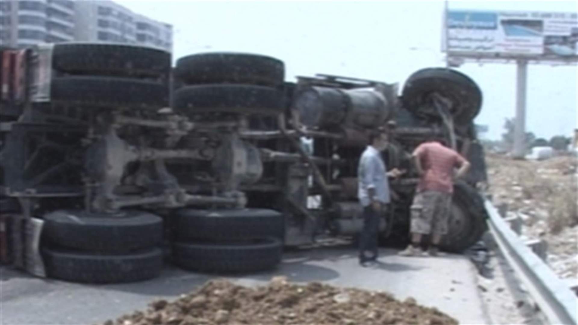 Crash causes gridlock on Naameh Highway 
