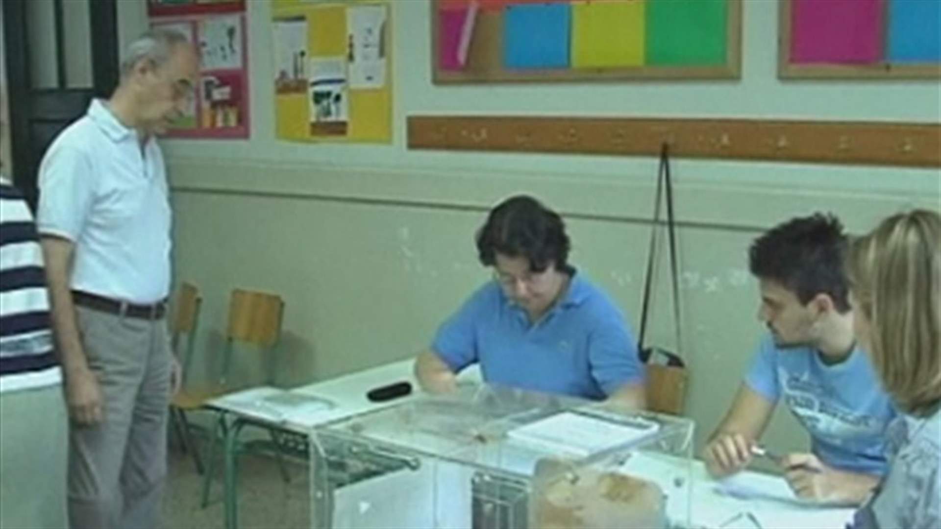 Greeks vote in critical election