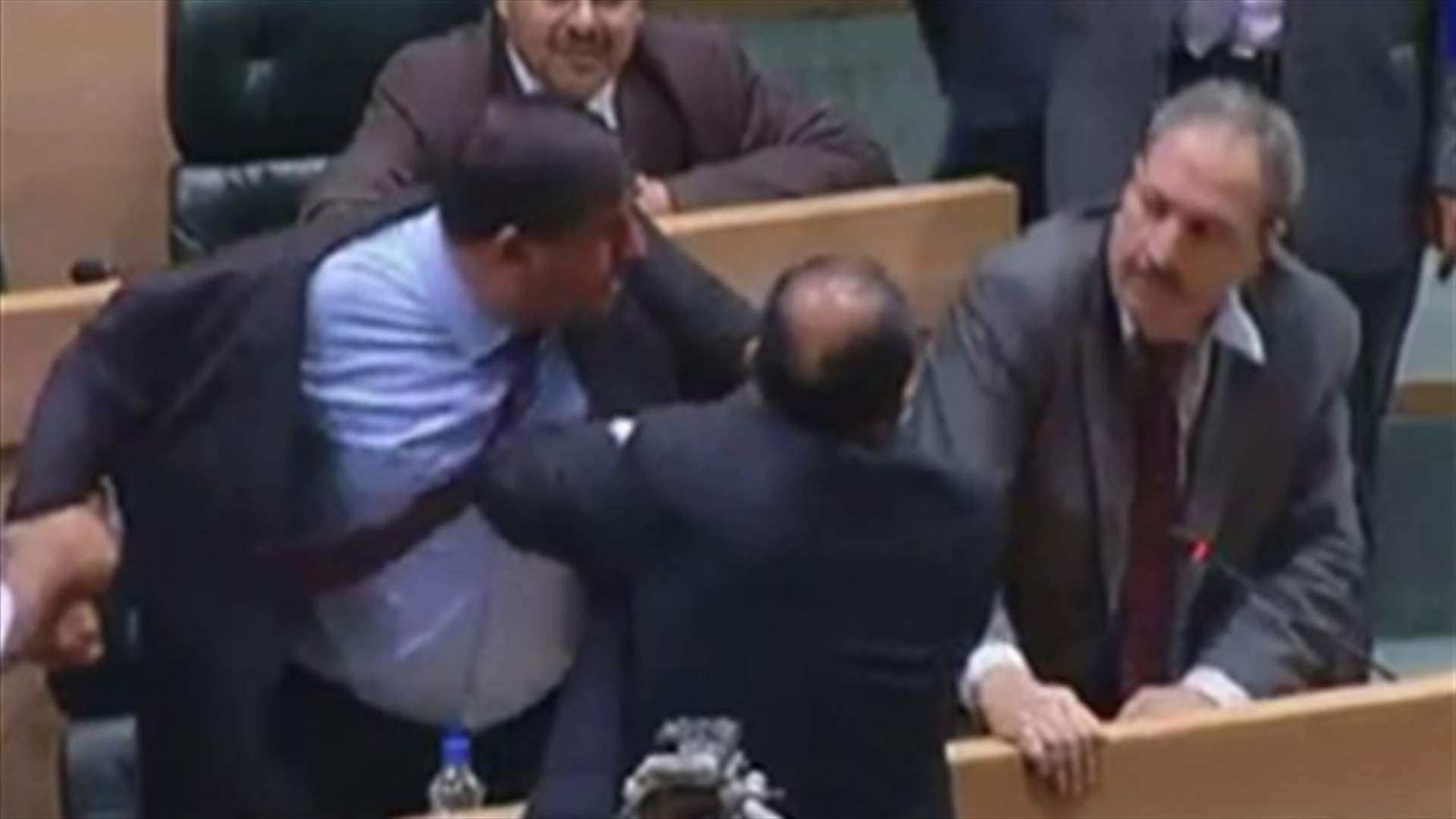 Jordanian parliament session turns into shoe-throwing scene 