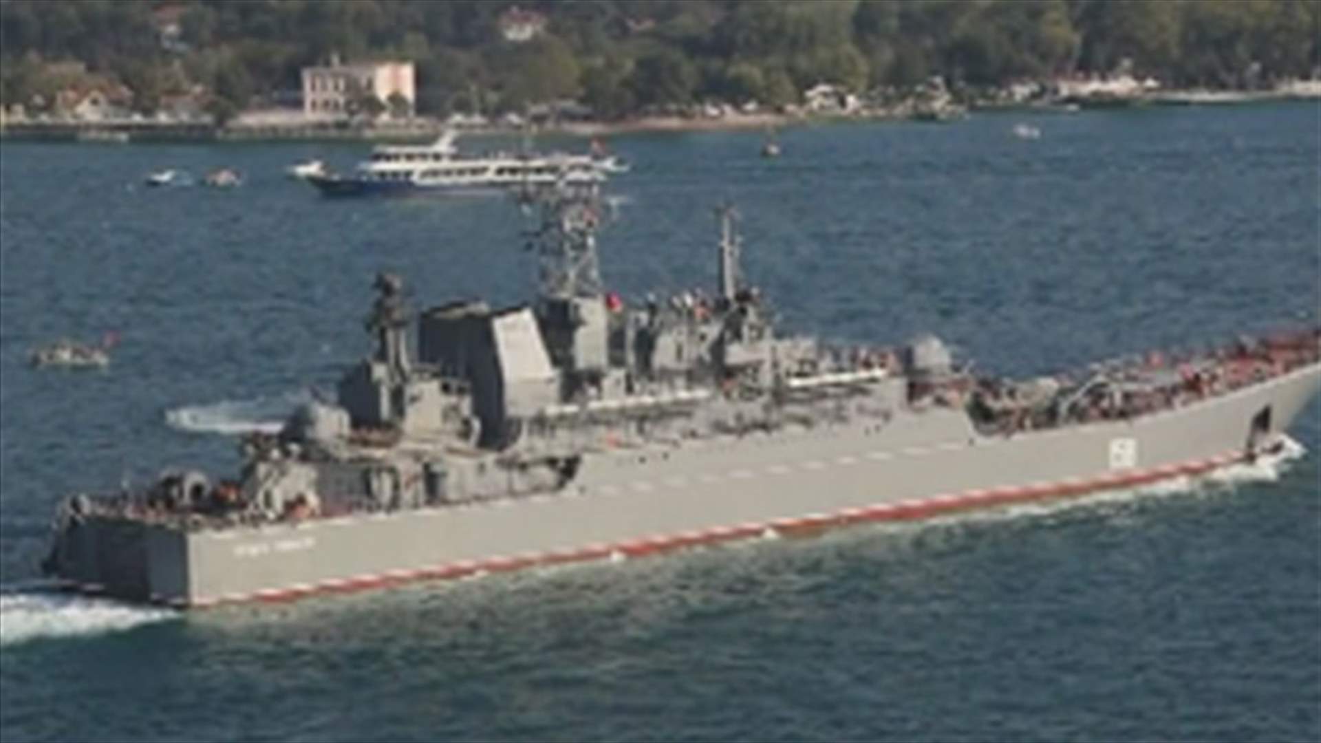 Russia sends two warships to Syrian coast 