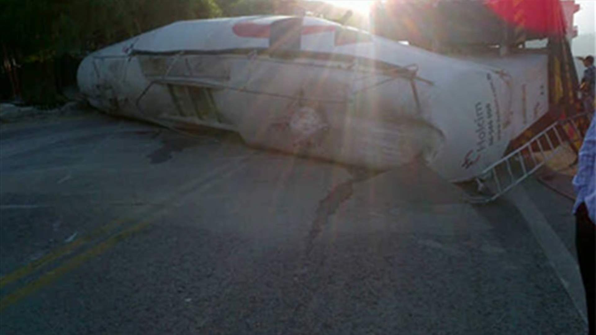 Truck overturns on Southern Rd 