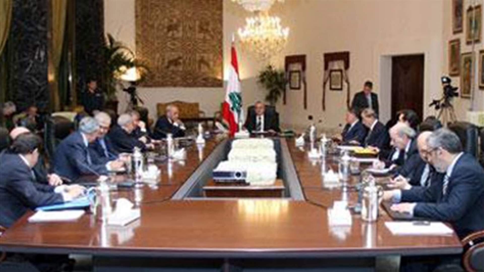 عشية انعقاد جلسة الحوار..بأي شروط يشارك كل فريق وأين نقاط الالتقاء؟