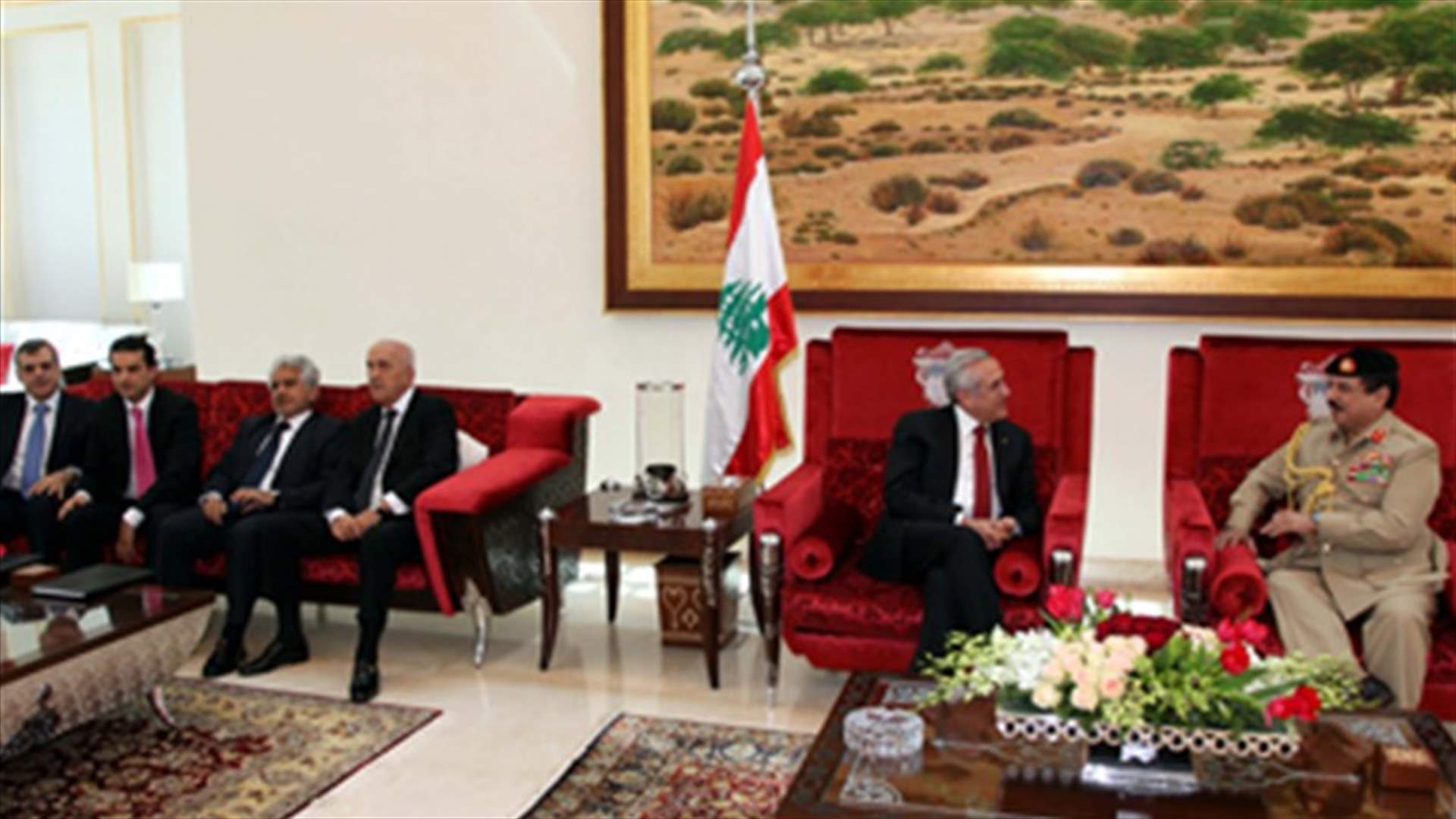 Sleiman meets with Bahraini King, discusses bilateral relations