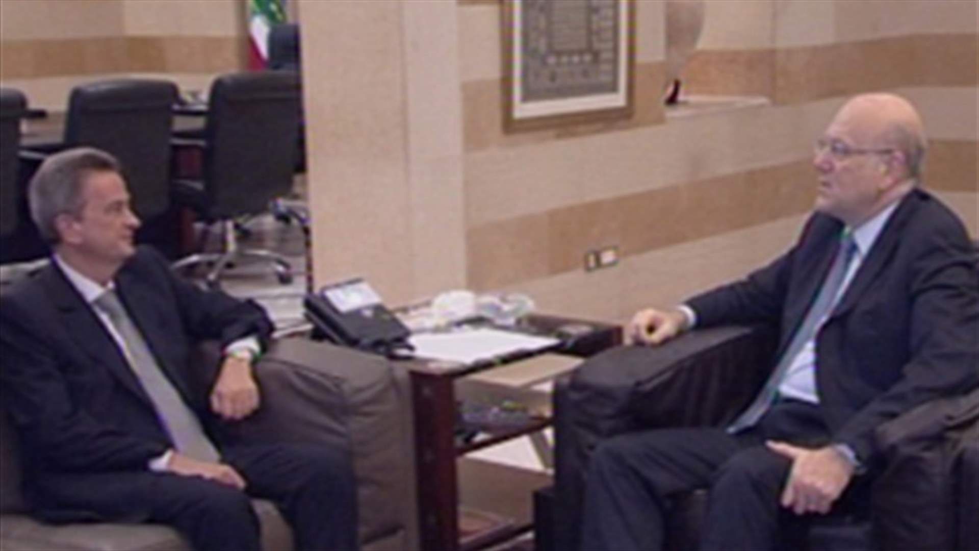 Mikati, Salameh discuss Lebanon’s finance