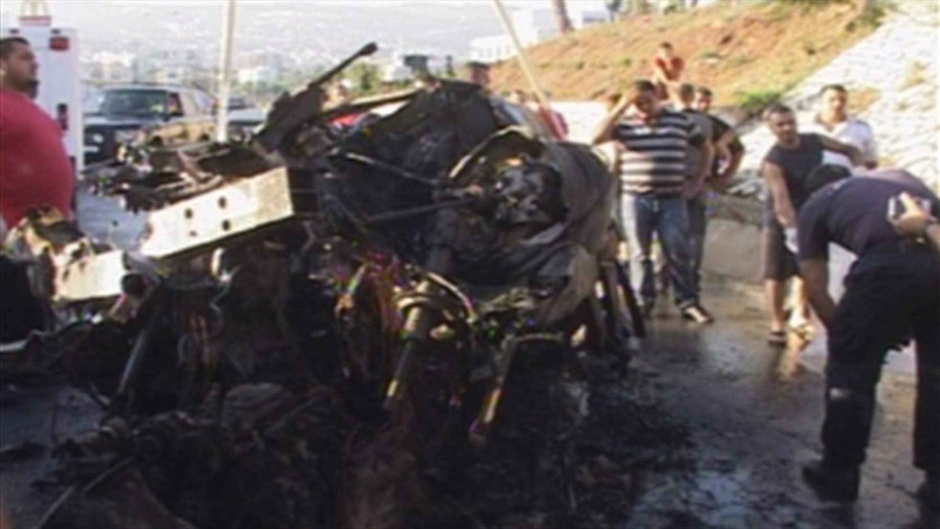 قتيل احتراقا بحادث سير مروع على أوتوستراد عمشيت 