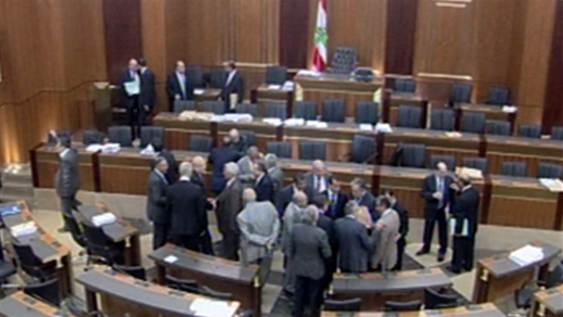 الغالبية المسيحية قاطعت..فرفعت الجلسة التشريعية والمواقف توالت 