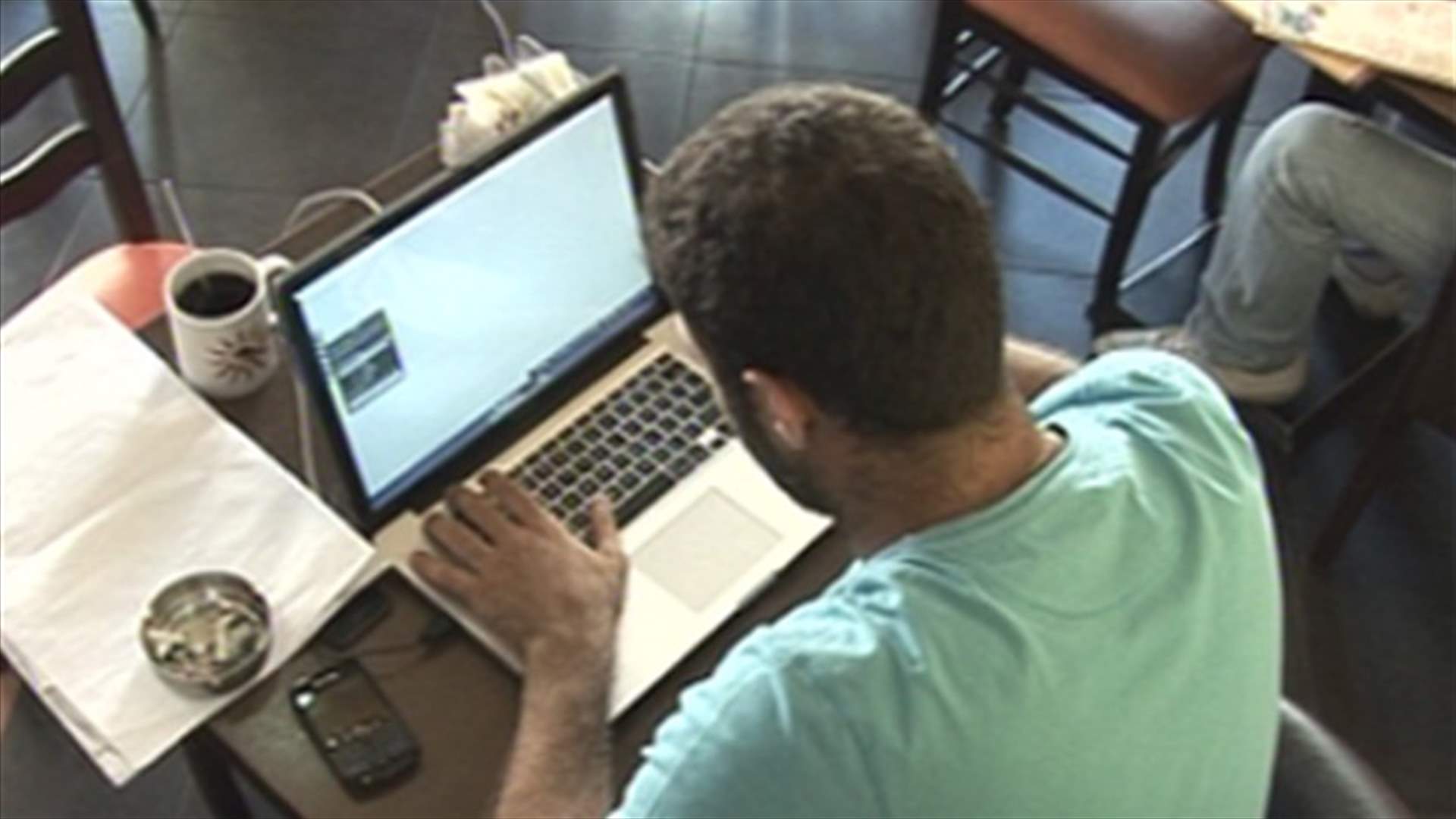 Internet crisis angers users, ministry seeks solution with Cyprus, Egypt