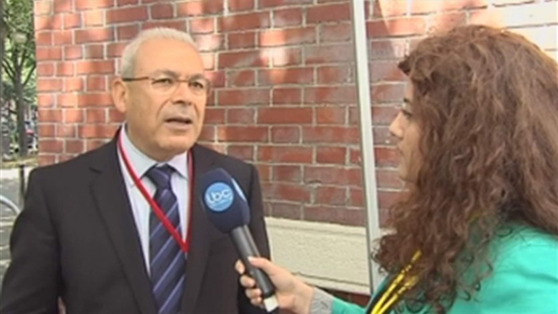 غليون للـ LBCI  : مؤتمر باريس تكرار للمؤتمرات السابقة