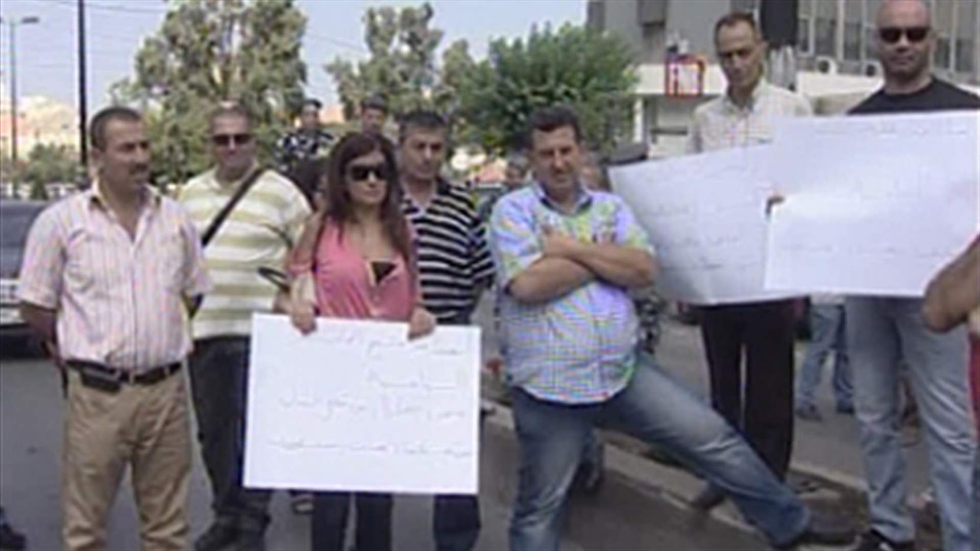 EDL contractors escalate movement, demand salaries