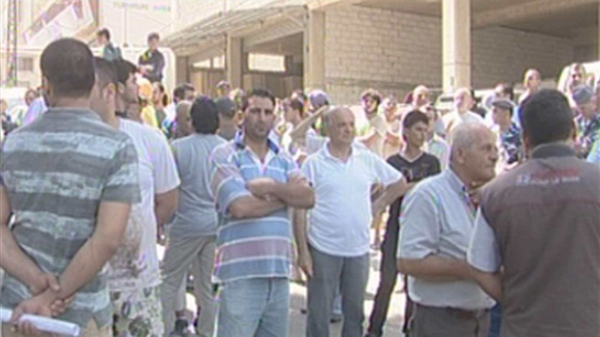 Protesters denounce sewer flooding in Zouk Mosbeh