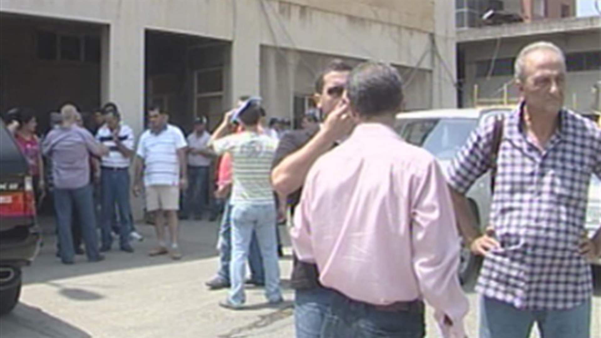 مياومو الكهرباء يضربون عن الطعام وحايك يحذر من استمرار الوضع على حاله  