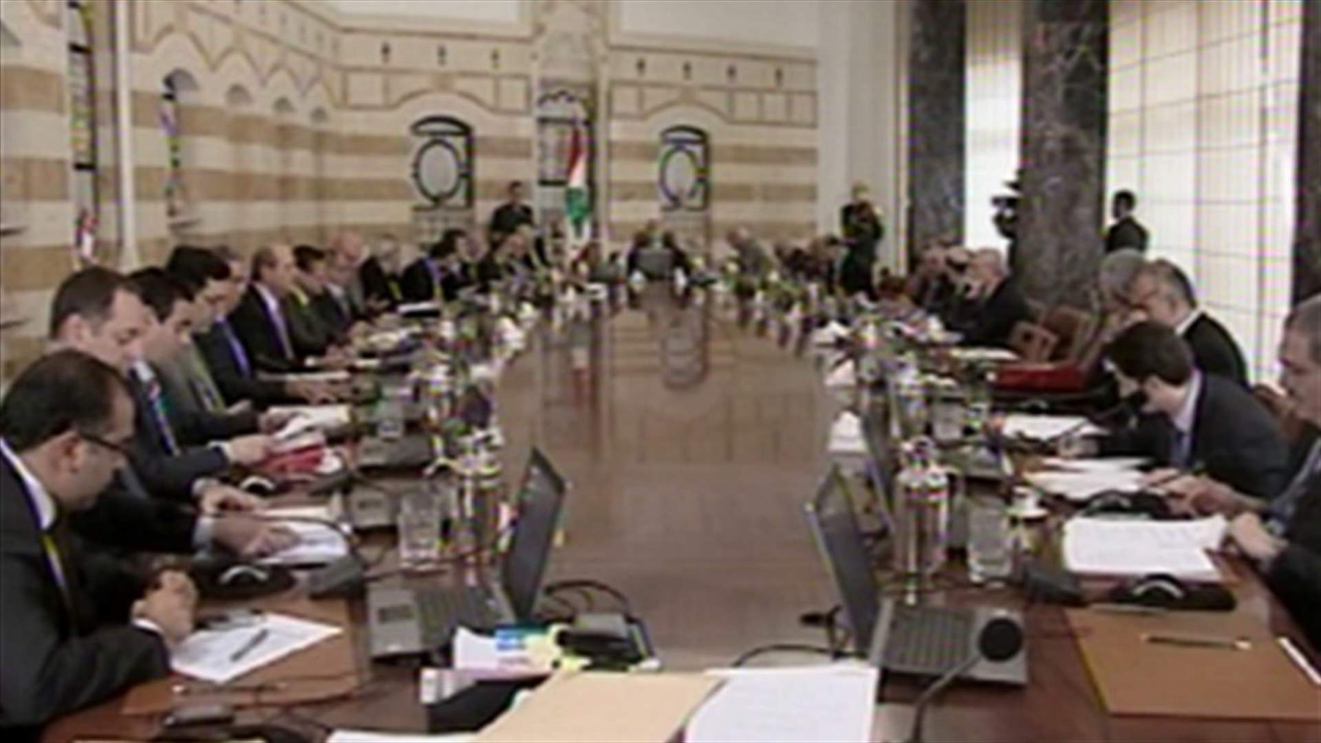 اتفاق بمجلس الوزراء على تولي ميقاتي وباسيل محاورة المياومين