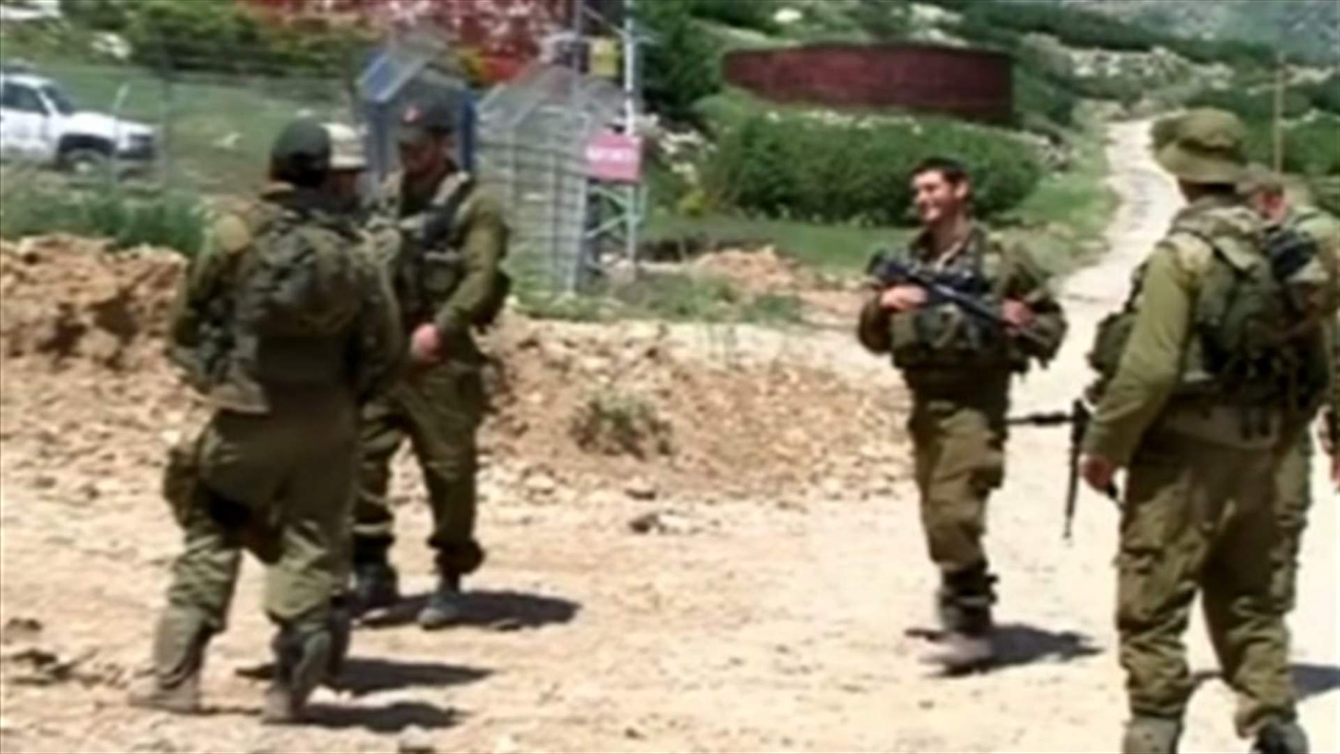 اسرائيل لن تسمح لحافلات الصواريخ بدخول لبنان بأي ثمن