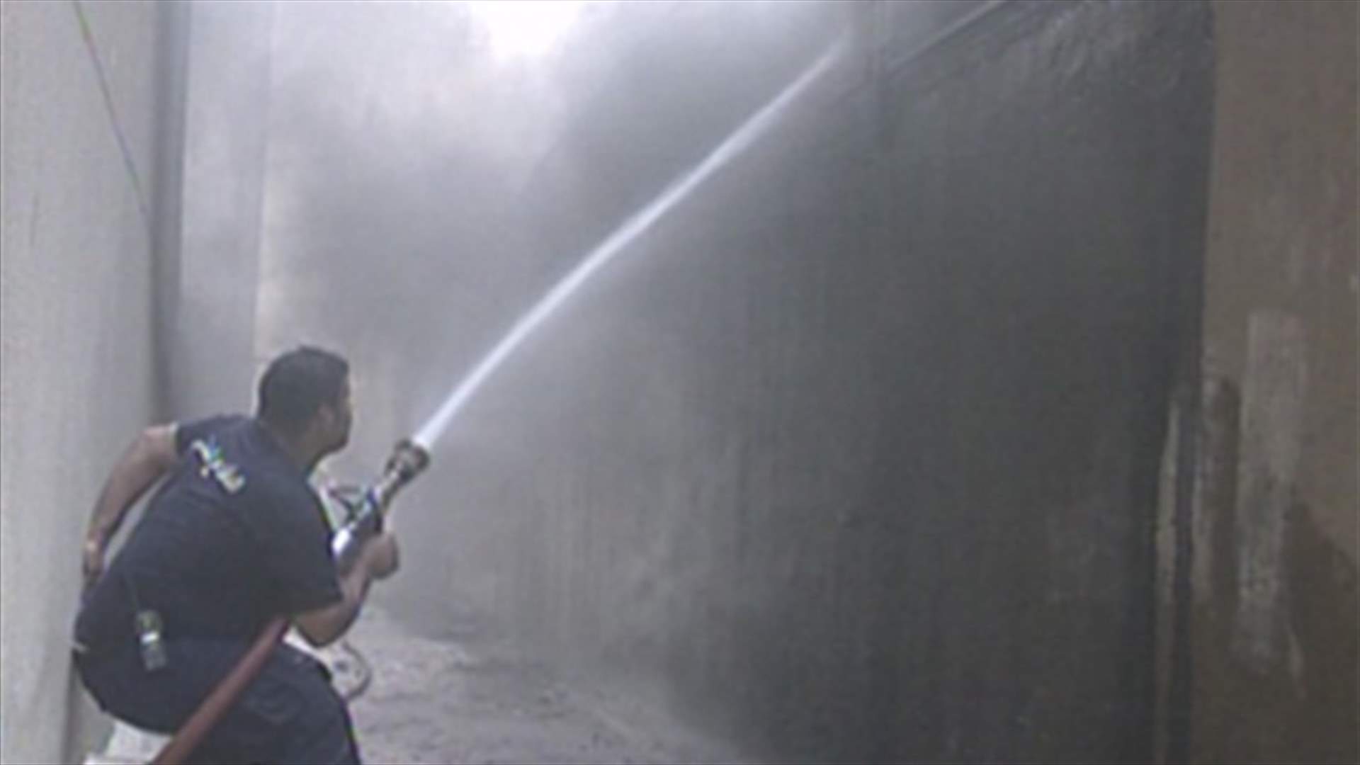 Civil Defense puts out fire in Msaytbeh's store