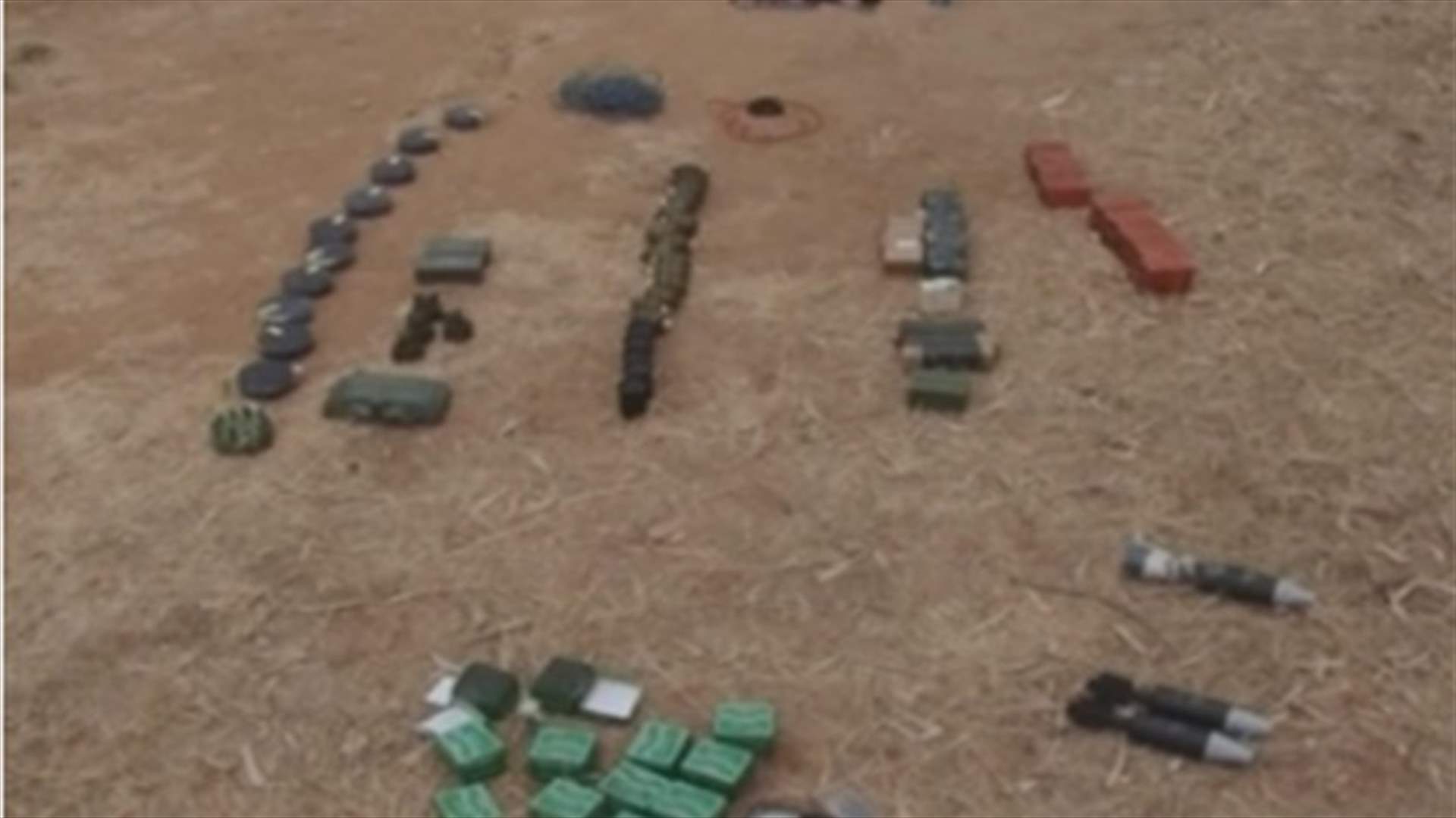 الجيش يوقف 3 أشخاص في الرميلة بحوزتهم متفجرات اسرائيلية 