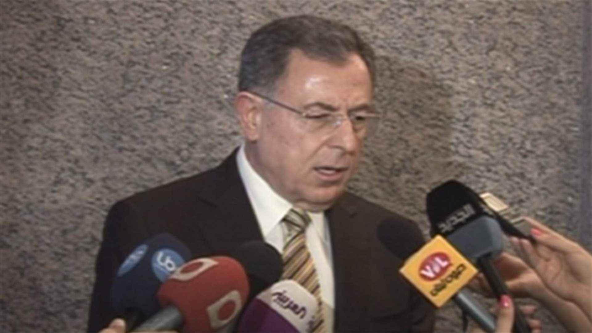 السنيورة يطلب الاستعلام عن مصير السوريين الـ14