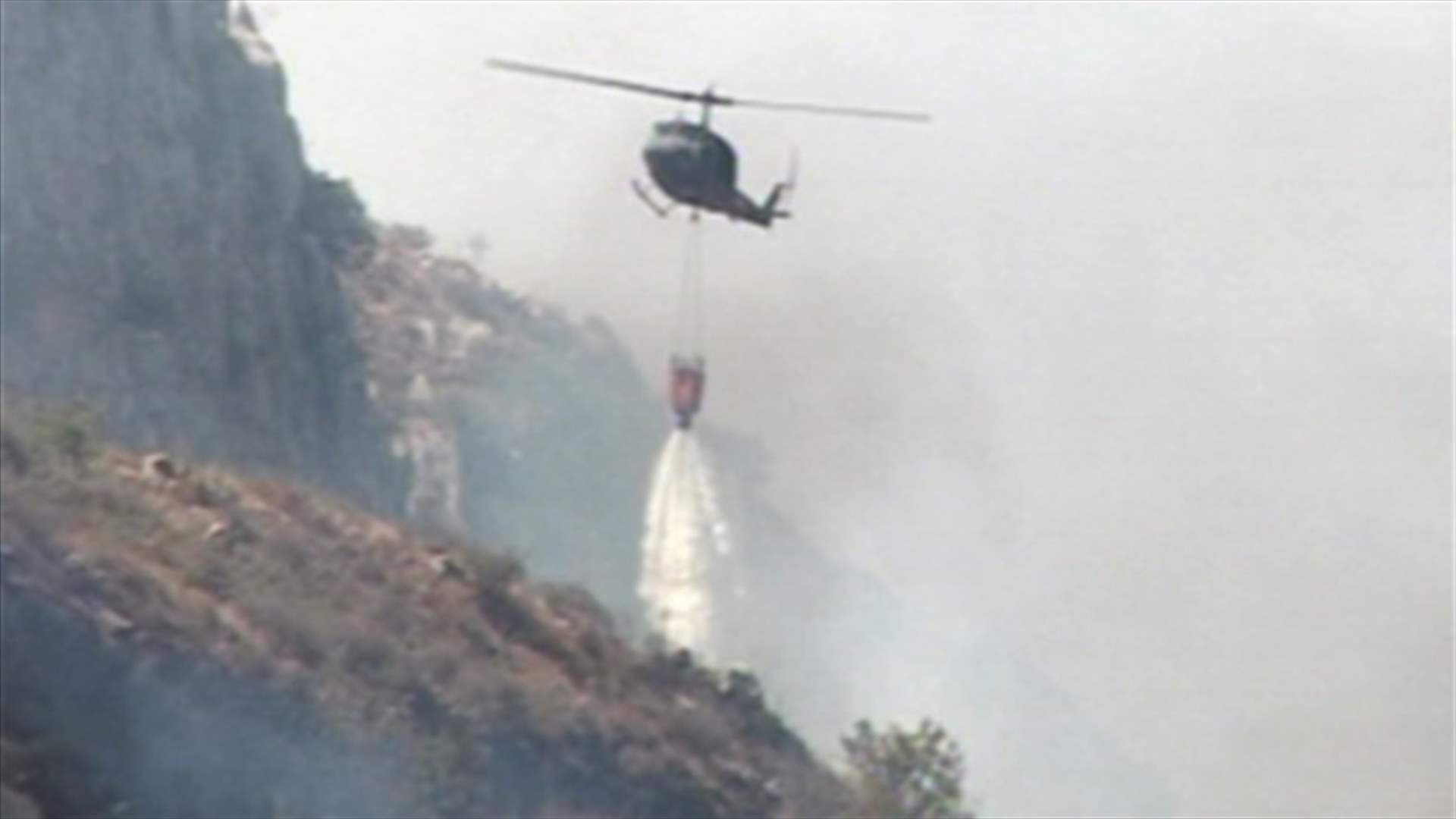 Huge fire erupts in Reshmayya and Maasrayti villages in Aley