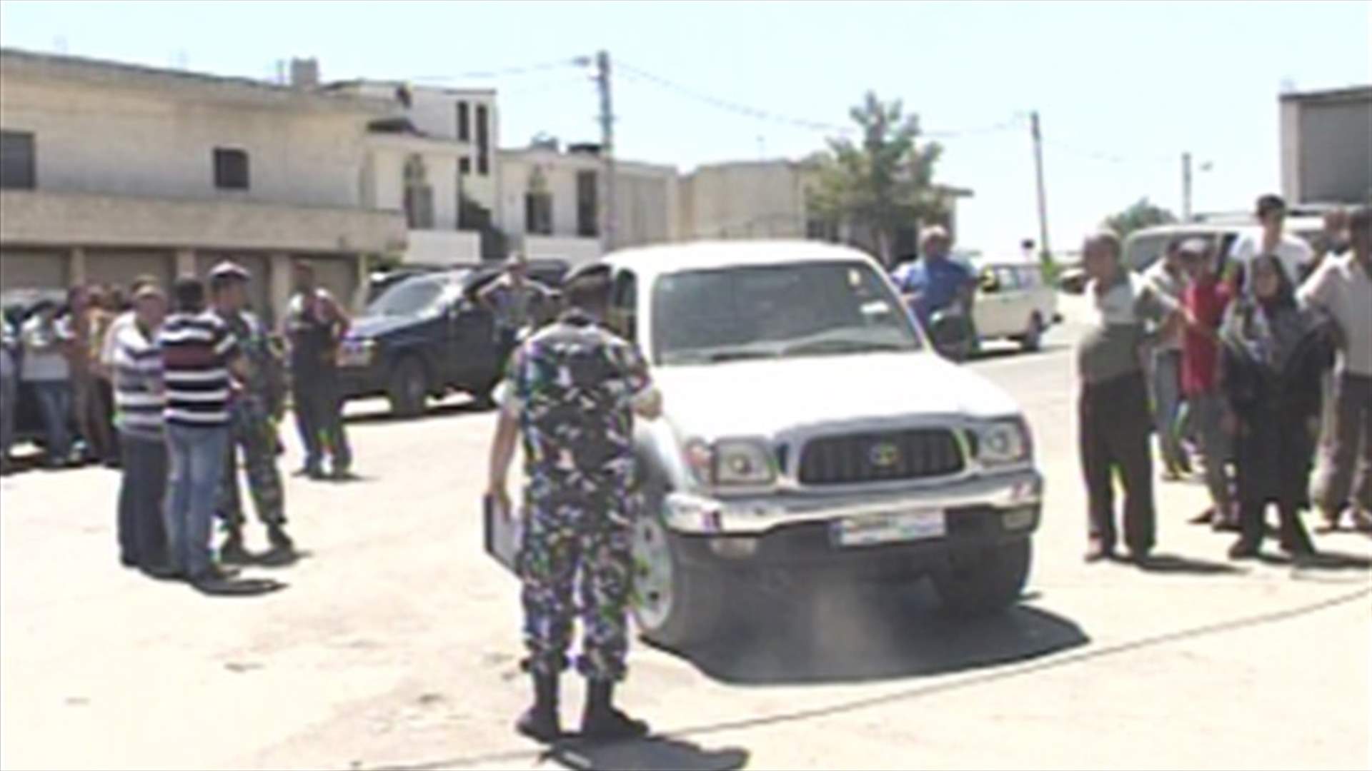 Armed men kidnap Syrian national on the Iaat road