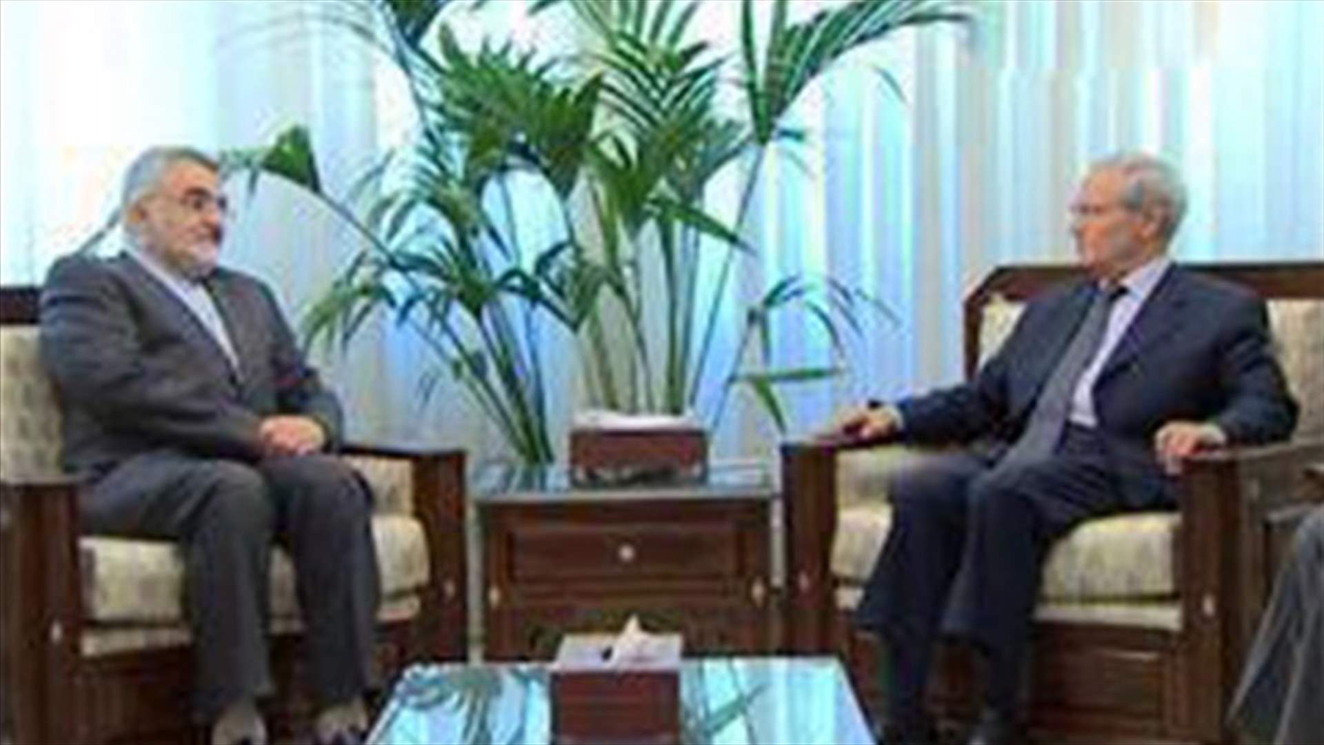 الشرع بأول ظهور علني منذ أكثر من شهر...والأسد يؤكد أن سوريا ثابتة بنهجها