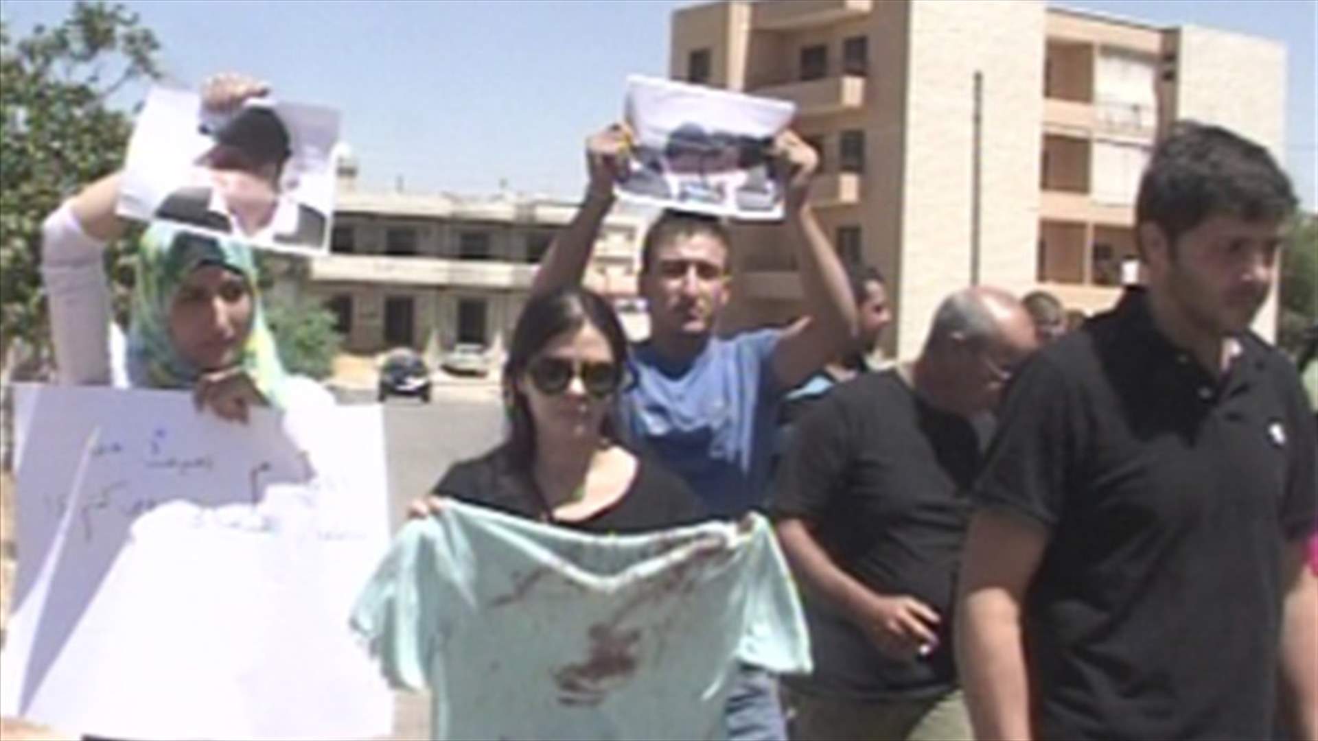 Kuwaiti nationals protest outside army center in Rayak for kidnapped citizen