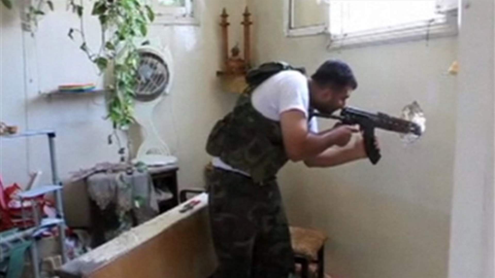 Syrian rebels hit back at Assad's air power