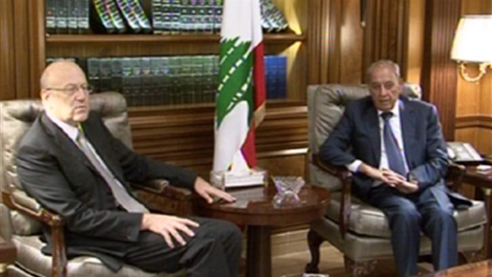 اللجان المشتركة تتفق على مشروع قانون الكهرباء ... وبري يتصل بعون مهنئاً