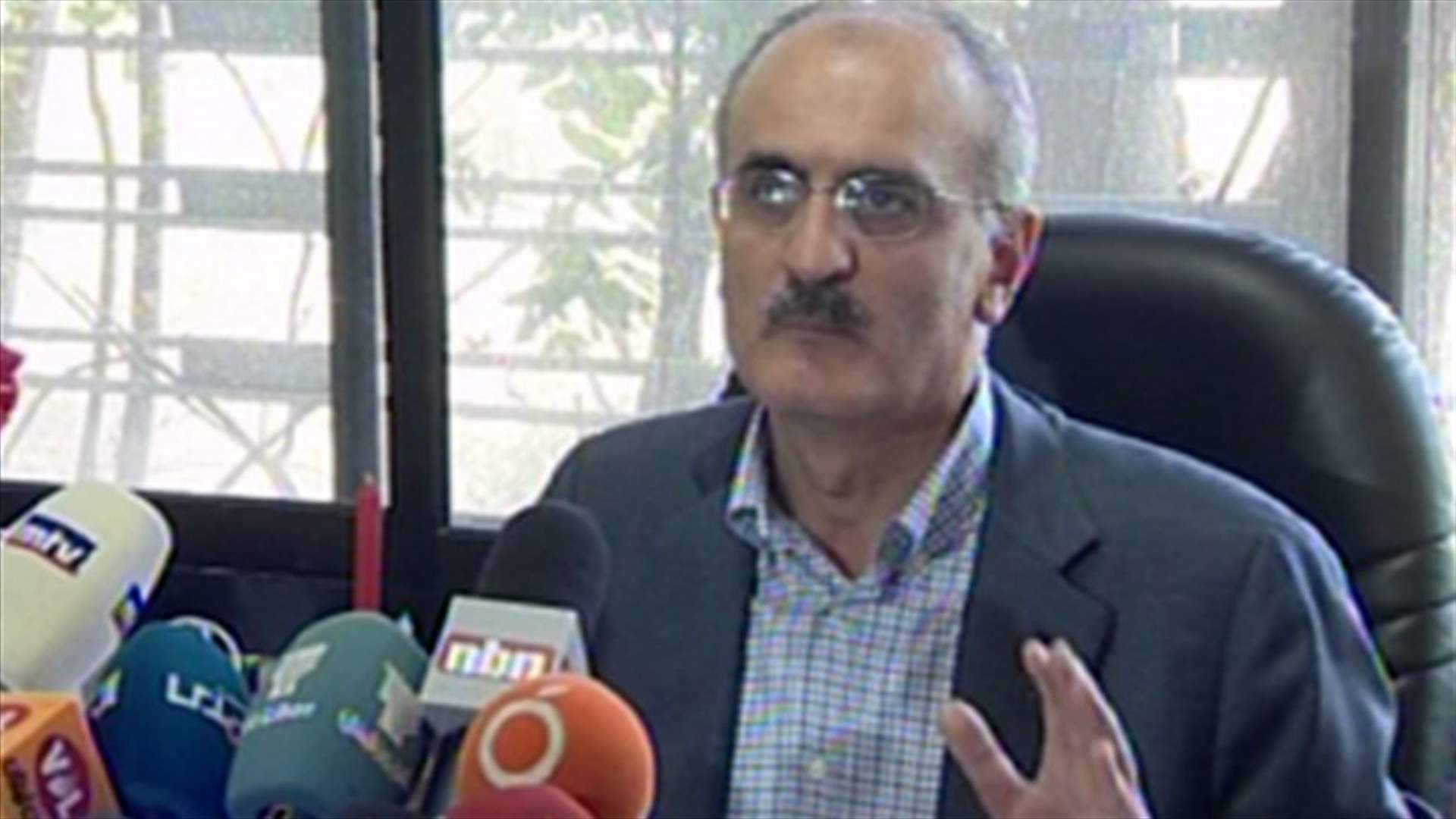 جولة لوزير الصحة على مركز توزيع الأدوية في الكرنتينا