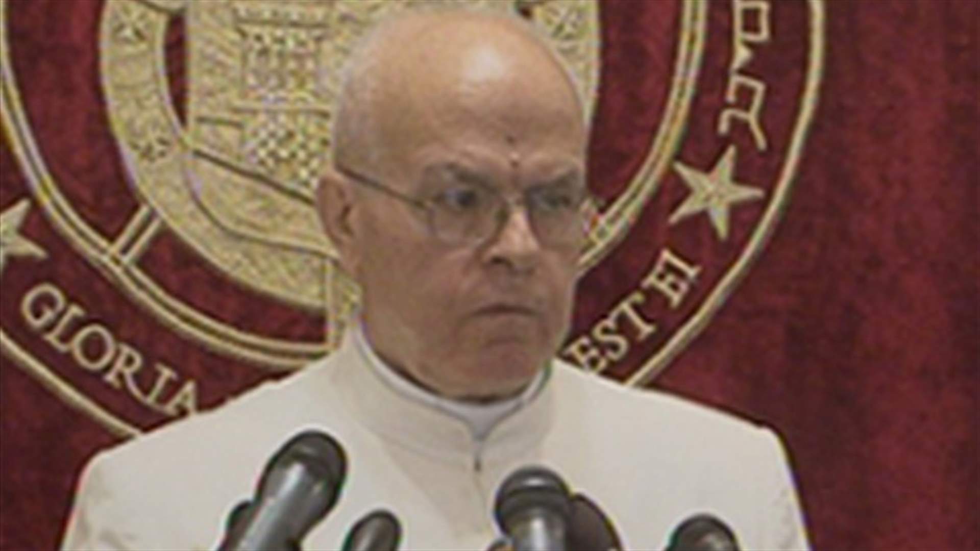 المونسيور طوق في ذمة الله