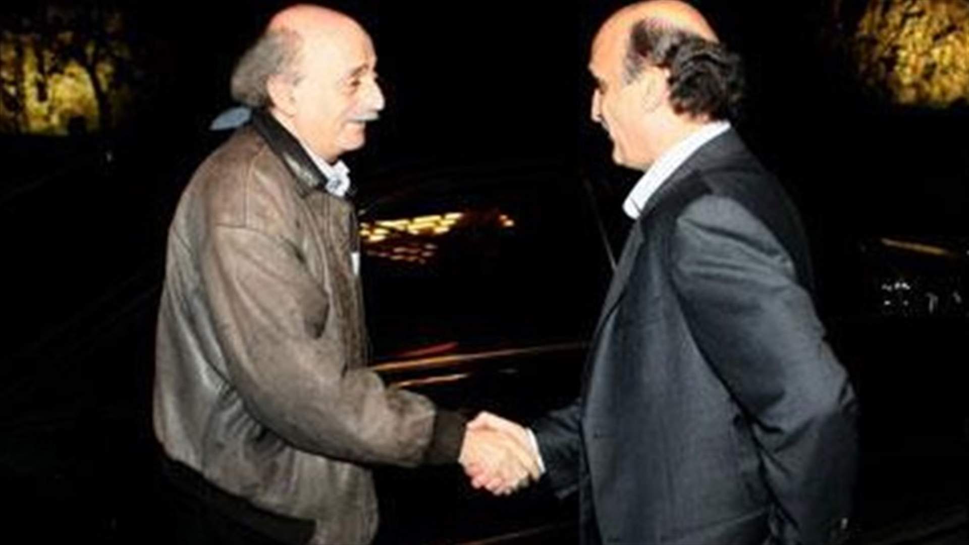 تحضيرات للقاء قريب بين جنبلاط وجعجع