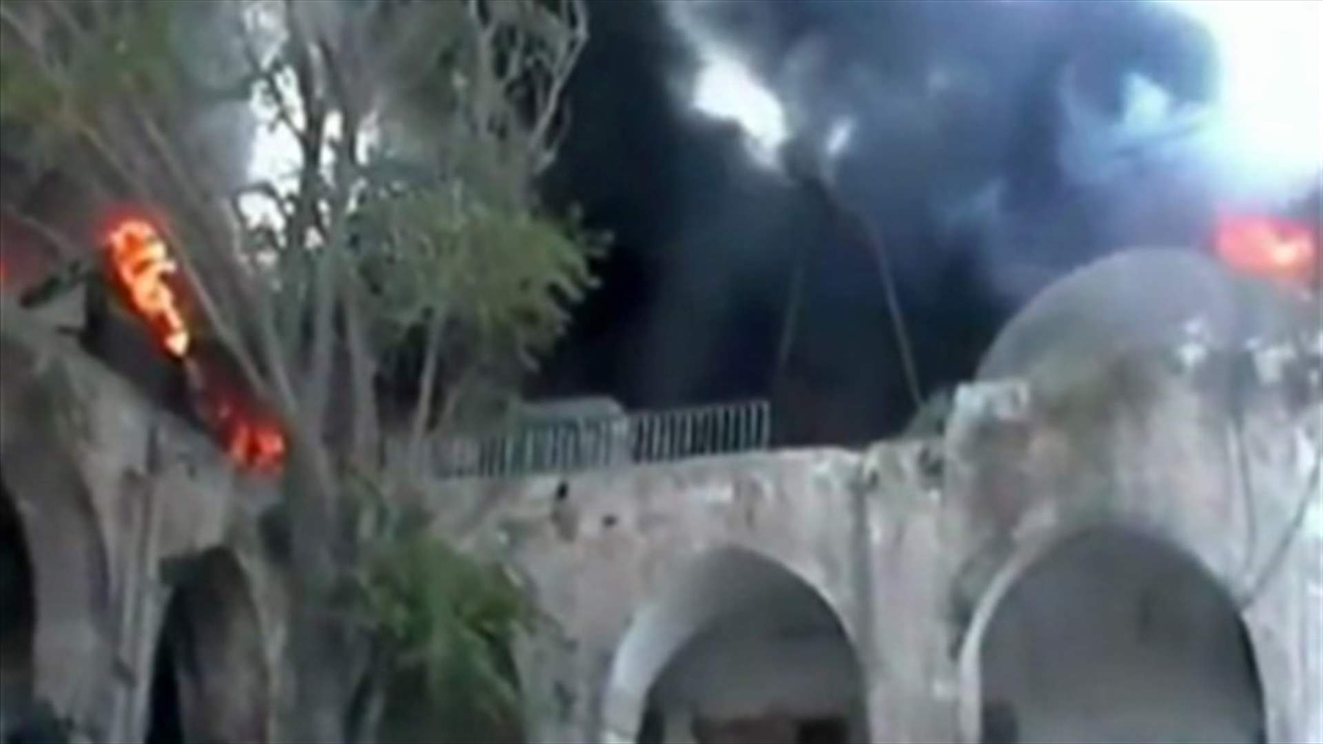 Syrian opposition figures meet in Damascus as clashes continue across the country