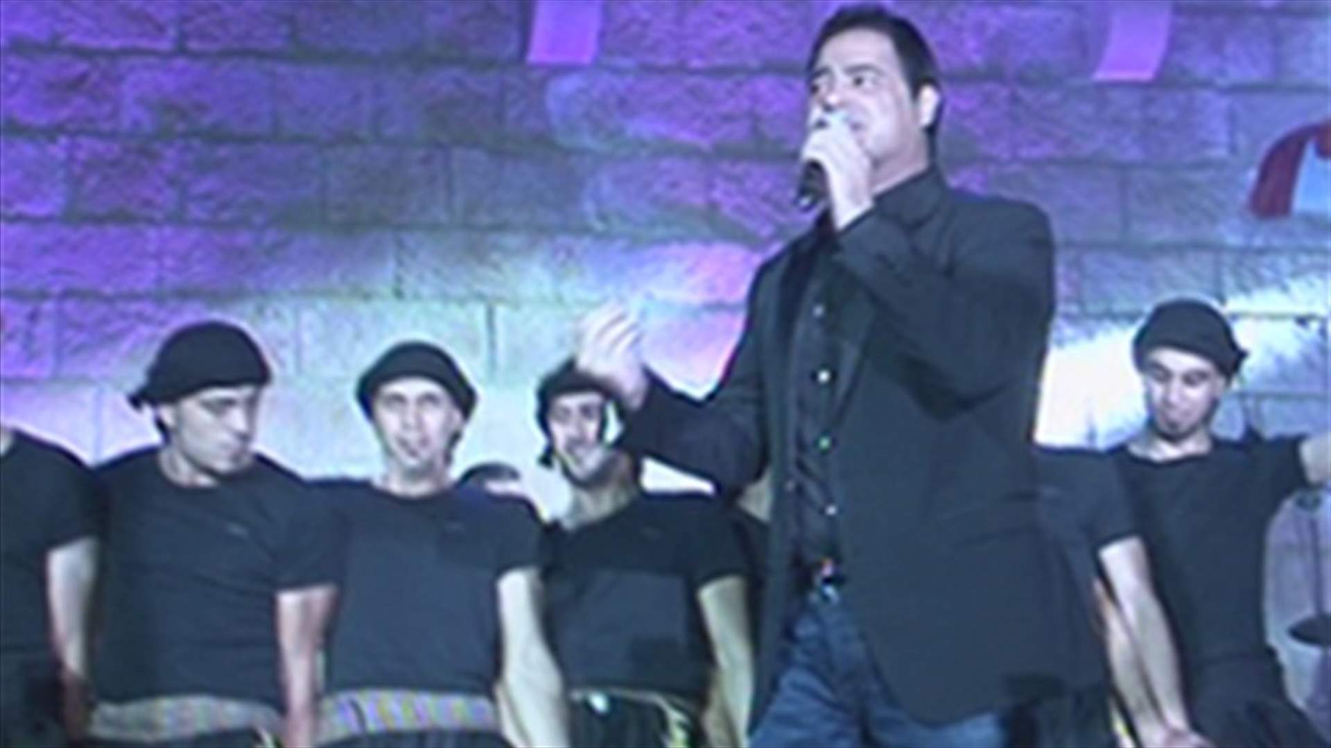 Assi El Helani holds a concert in Deir Al Qamar