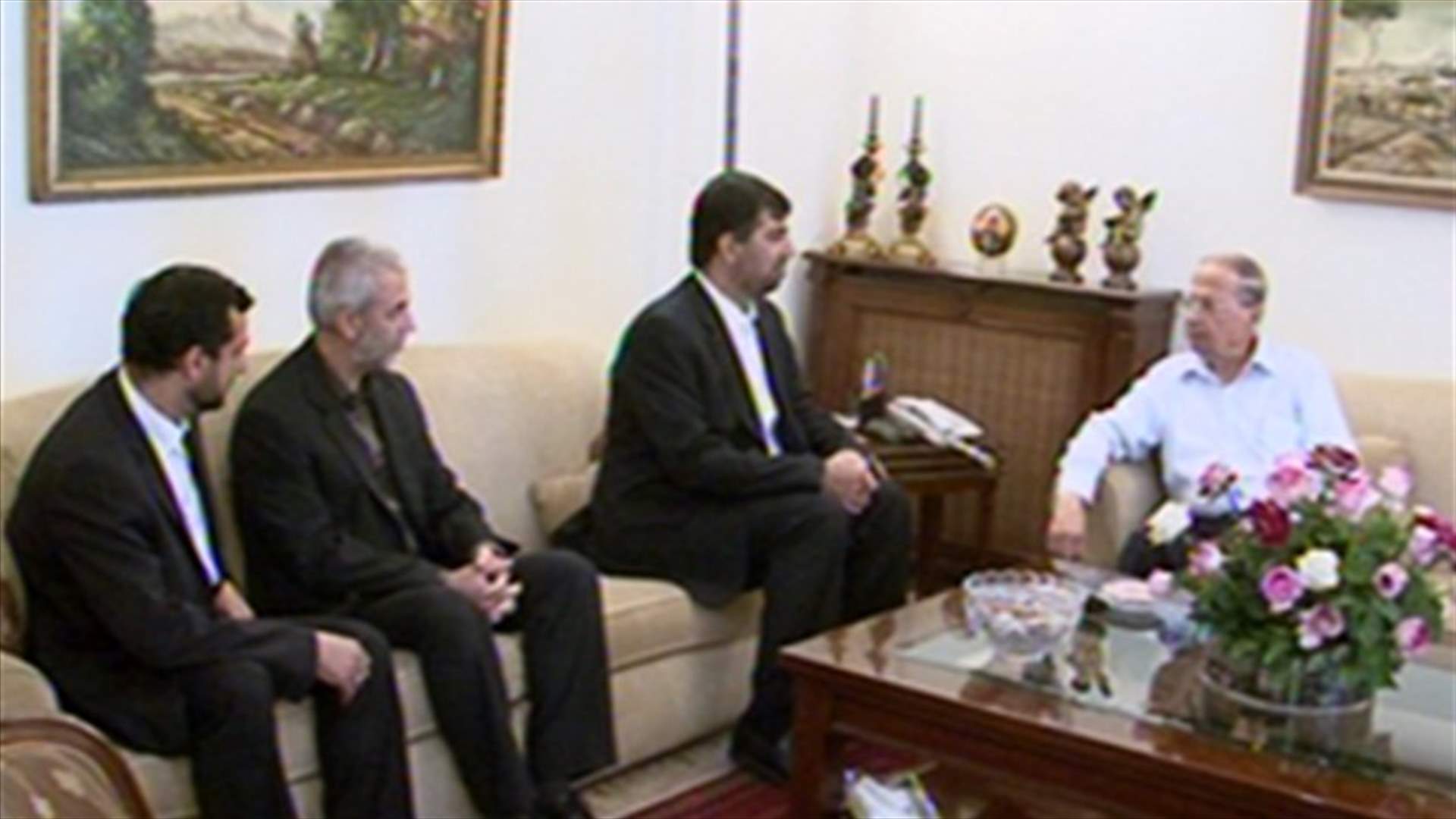 Abadi stresses on political solution for the Syrian crisis