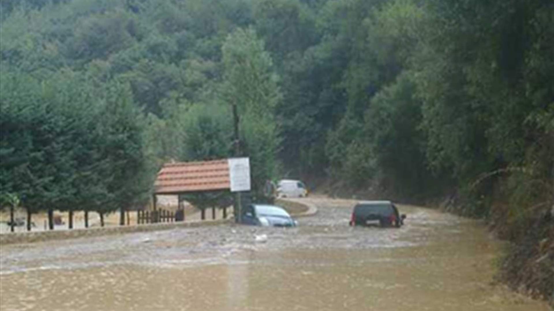 Rain causes road catastrophes across Lebanon 