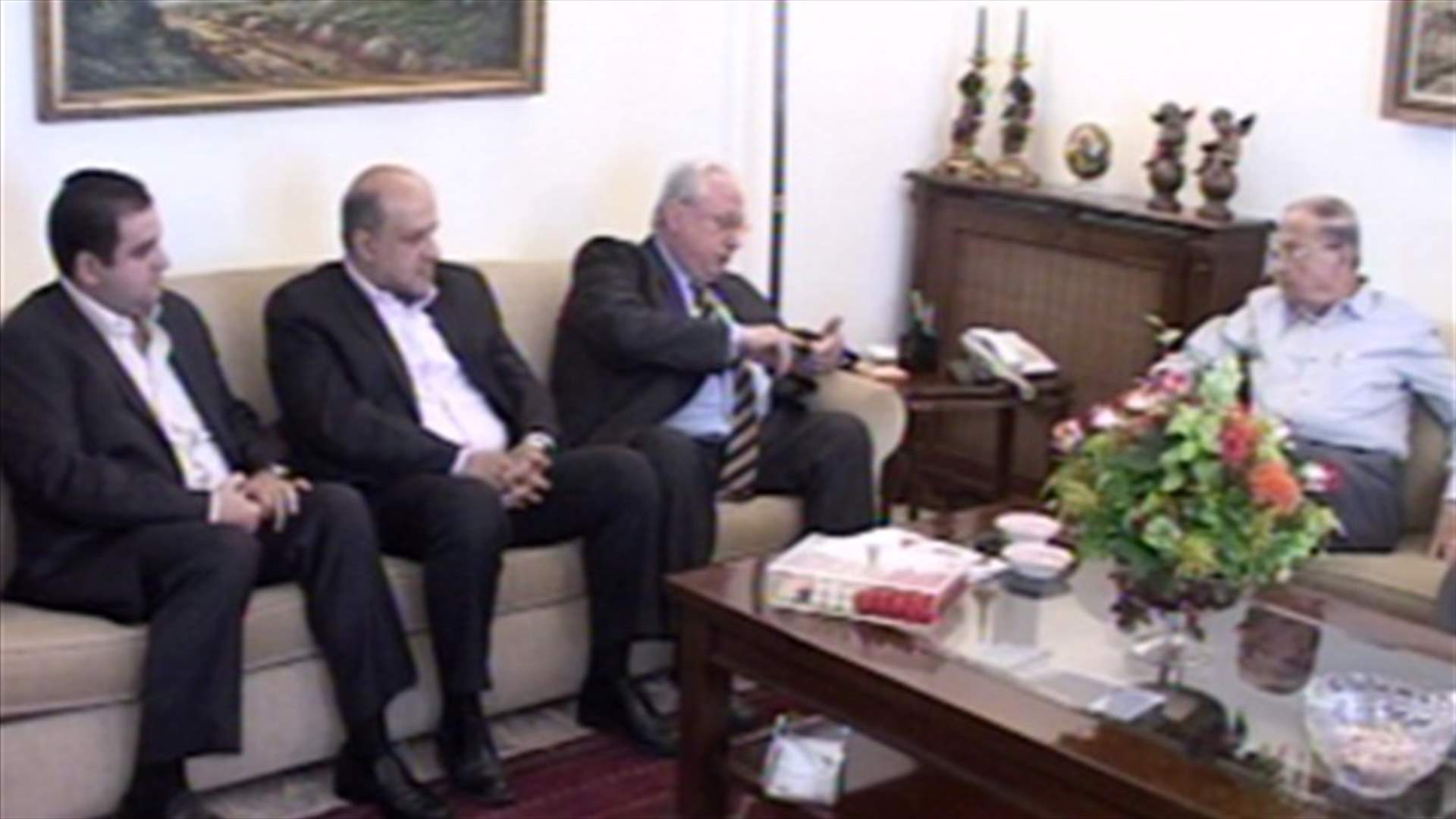 Aoun meets Restaurants' owners Syndicate 