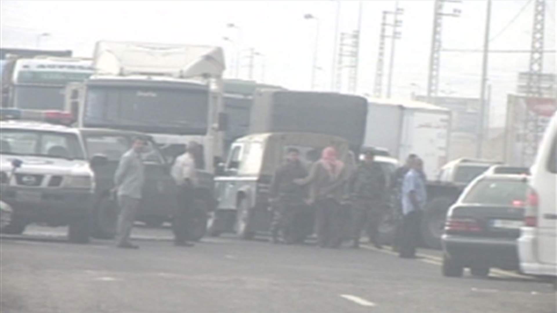 Dahr el-Baydar Int'l road shuts down