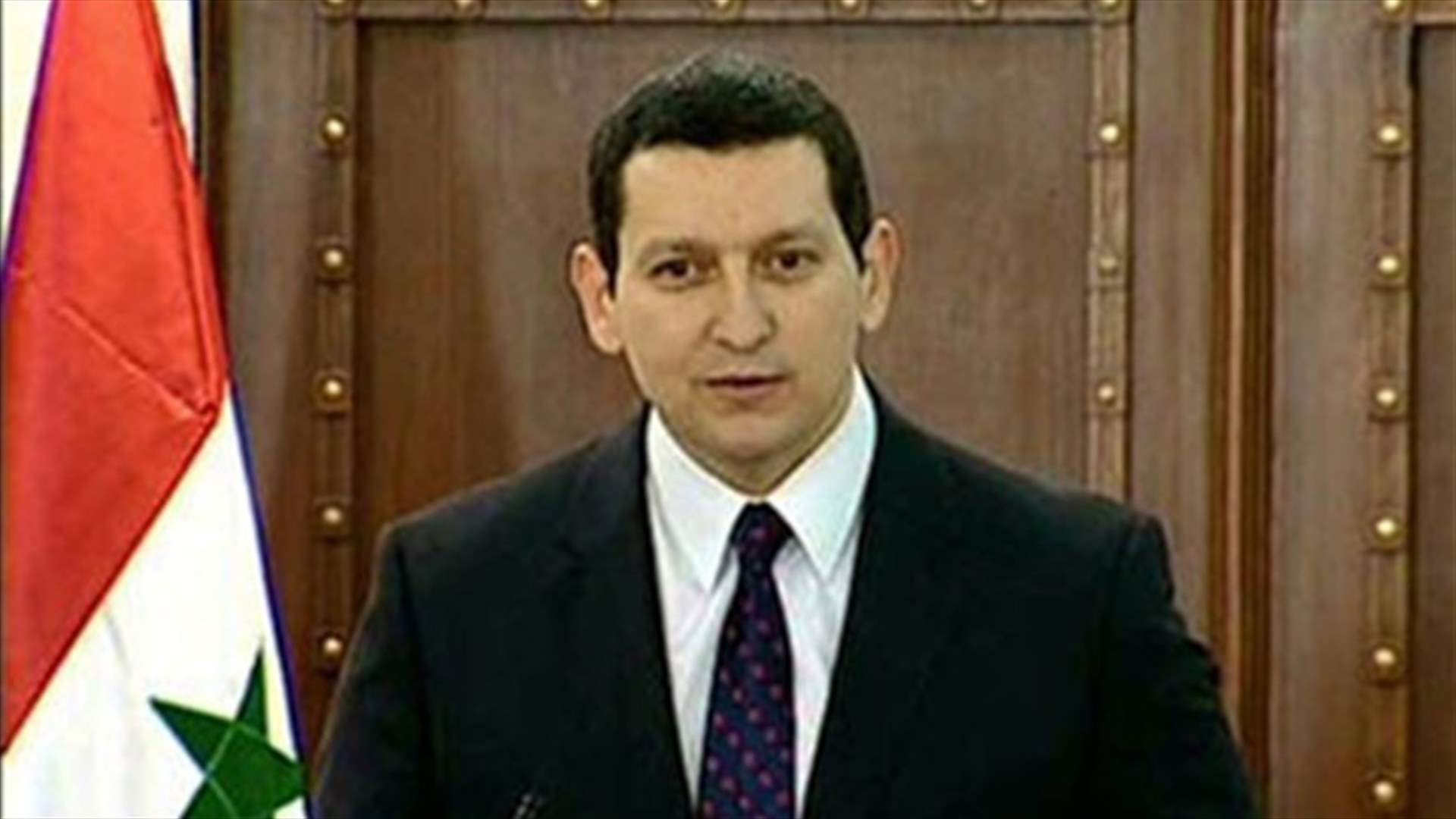 المقدسي في مطار بيروت بطريق عودته من ميلانو إلى دمشق