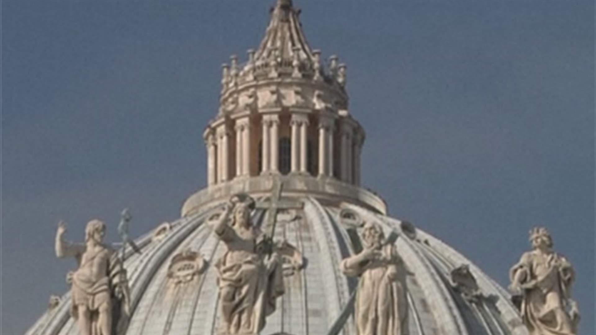 Pope prays in Arabic, for Arabs in new outreach