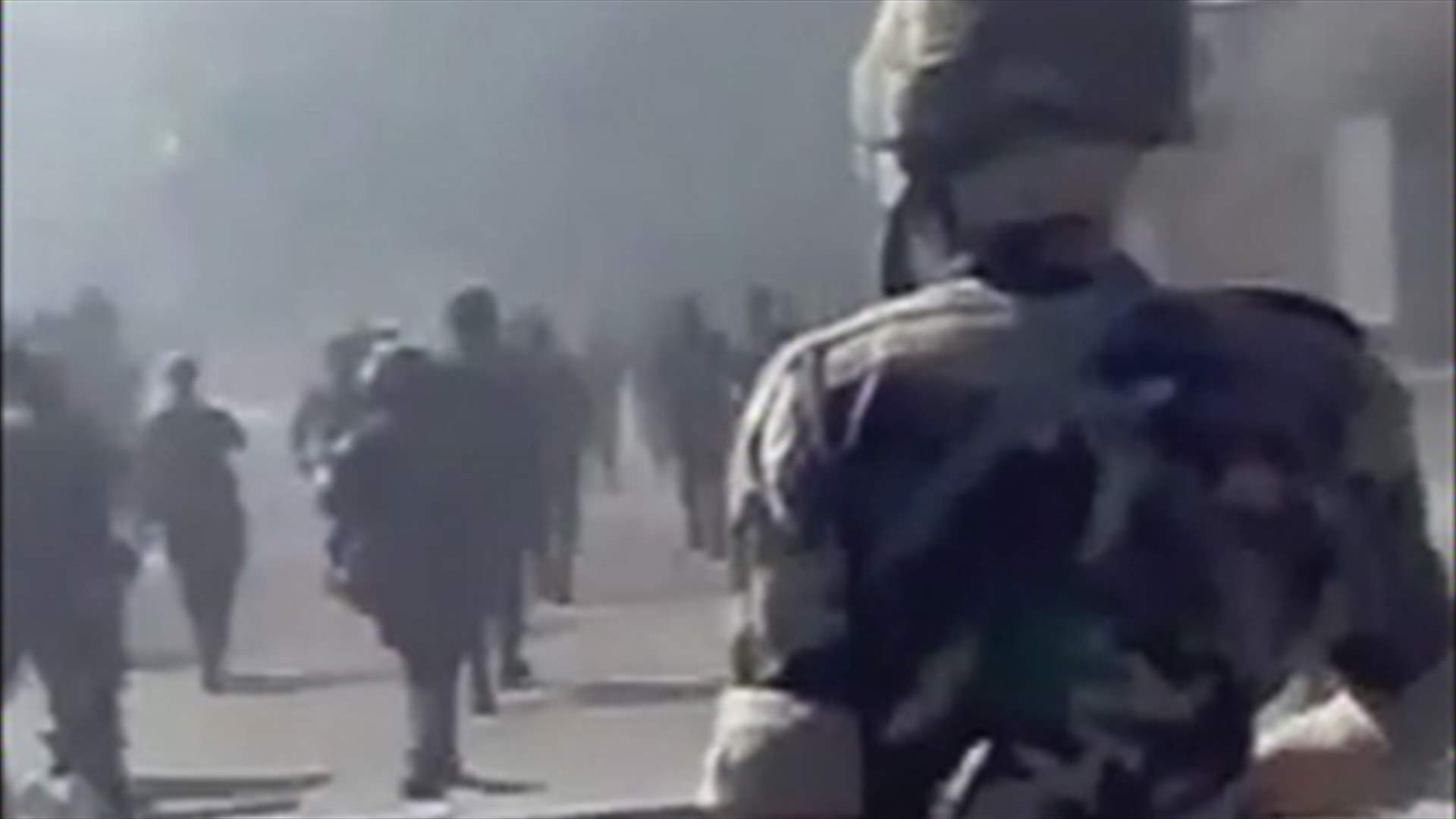 غارة على حلب والاسد يصدر عفوا عاما عن الجرائم المرتكبة قبل تاريخ اليوم