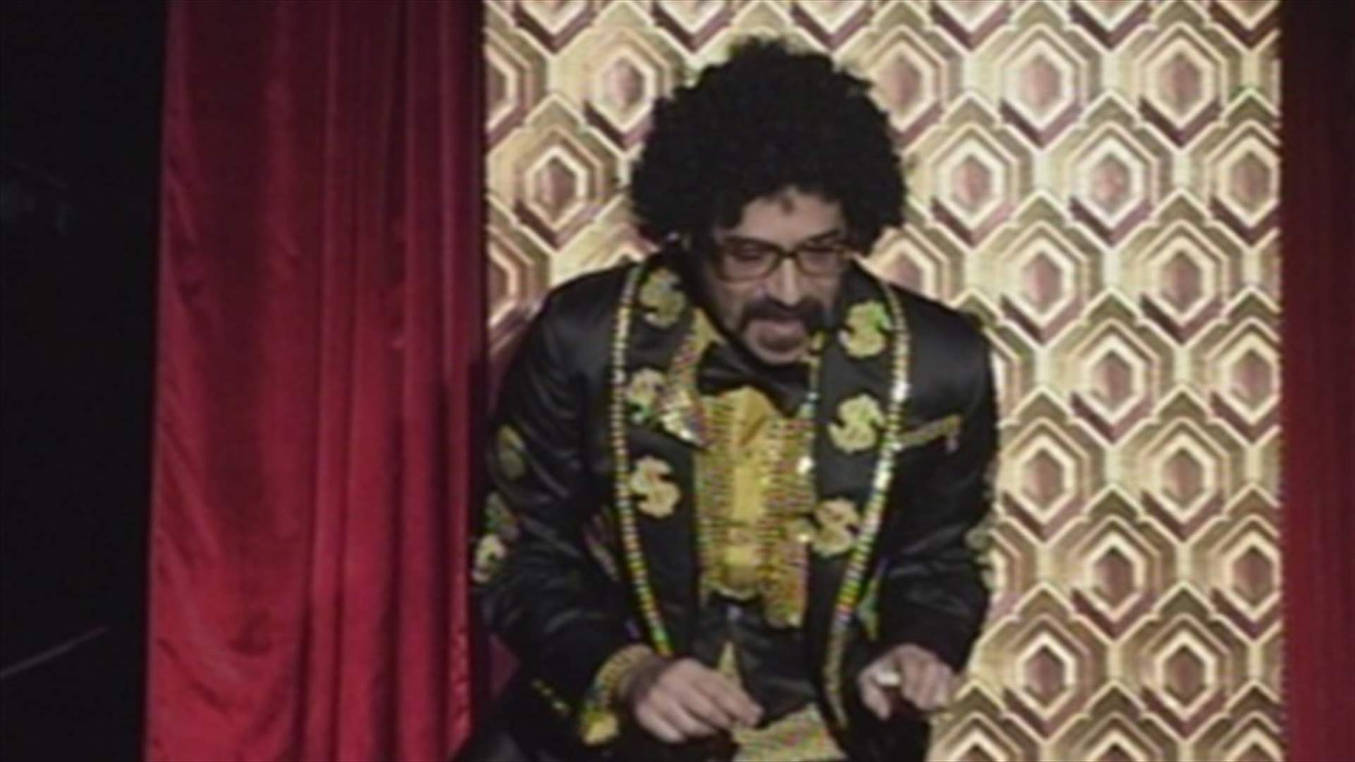 "عالم التفنيص" في مترو المدينة