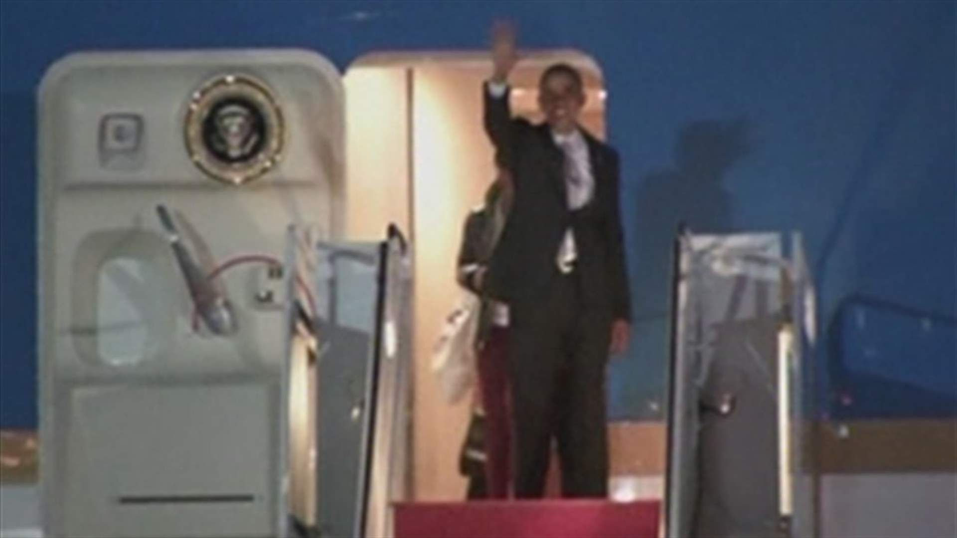 REPORT: Obama returns to the White House where pending issues await him 