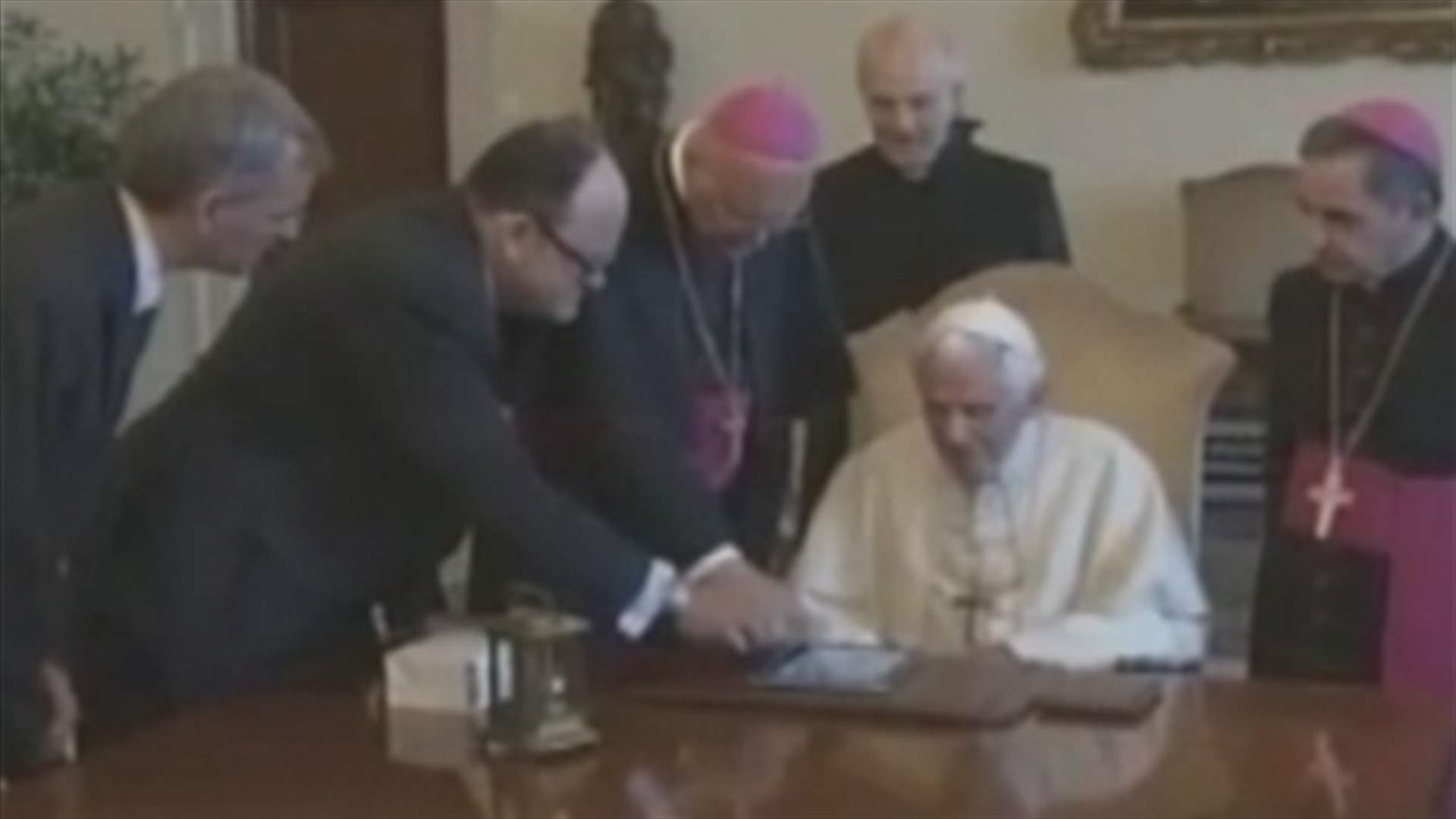 REPORT: Pope to join celebs, presidents with Twitter feed