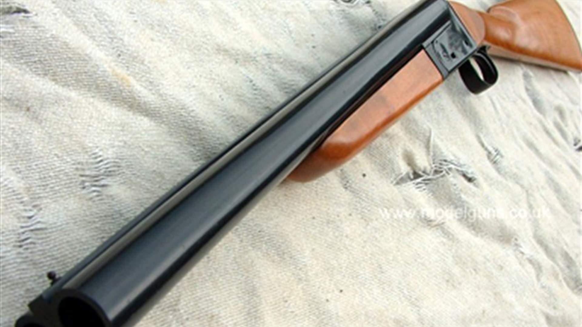 Man shoots himself by mistake 