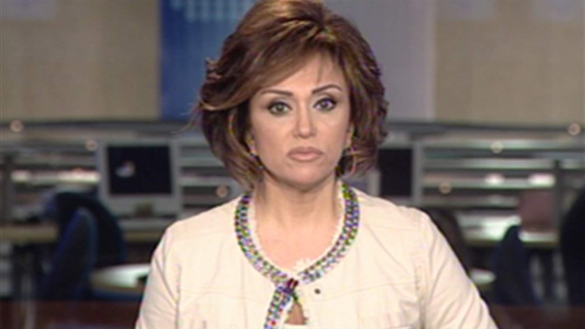 مقدمة النشرة المسائية 03-10-2011