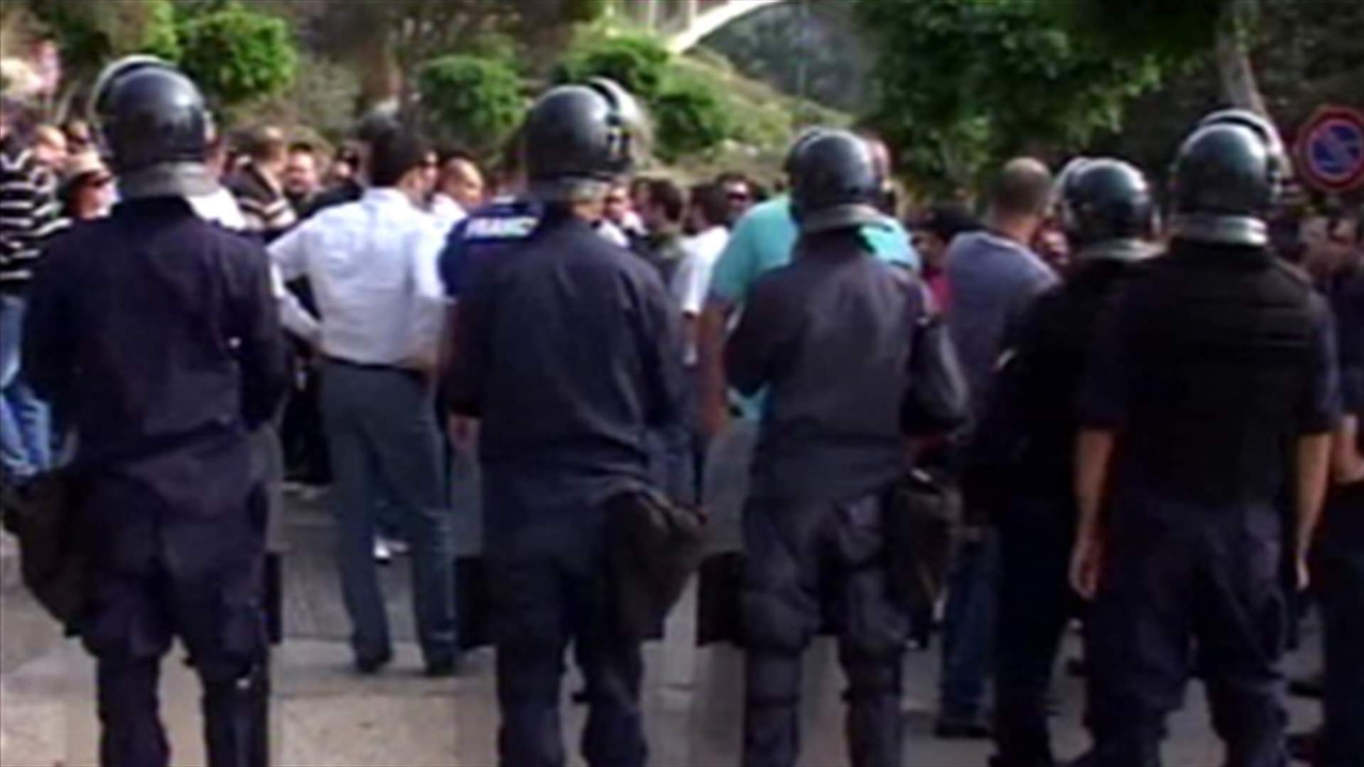 Casino Du Liban contract workers block roads, demand permanent tenure 